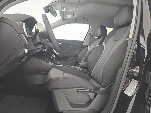 Audi Q2 view 9