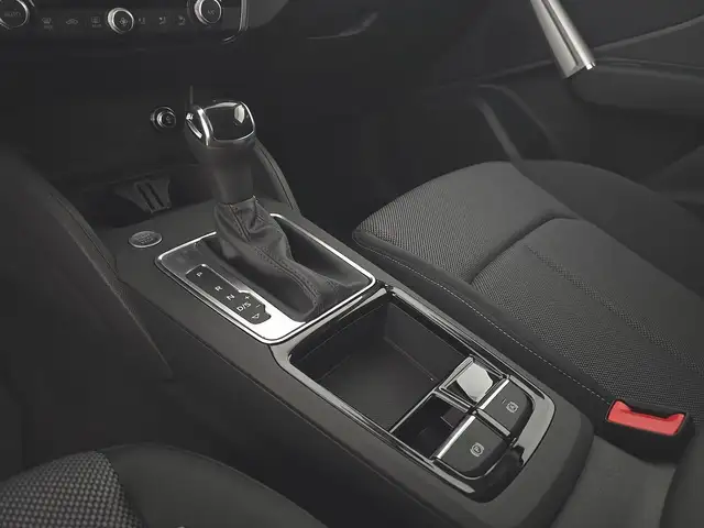 Audi Q2 view 12