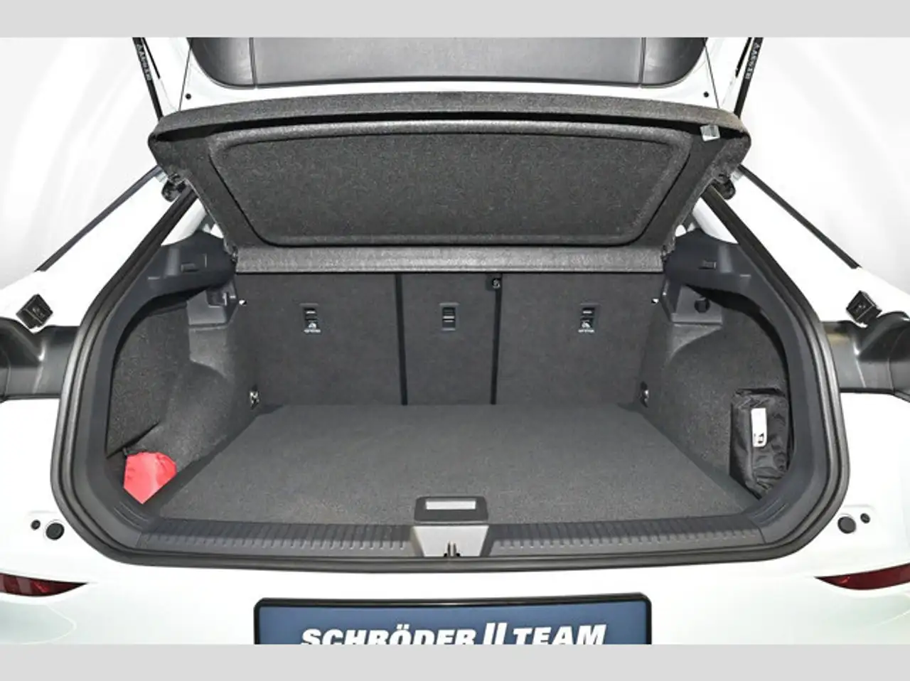 Volkswagen T-Roc 1.5 eTSI 110 kW Life 9