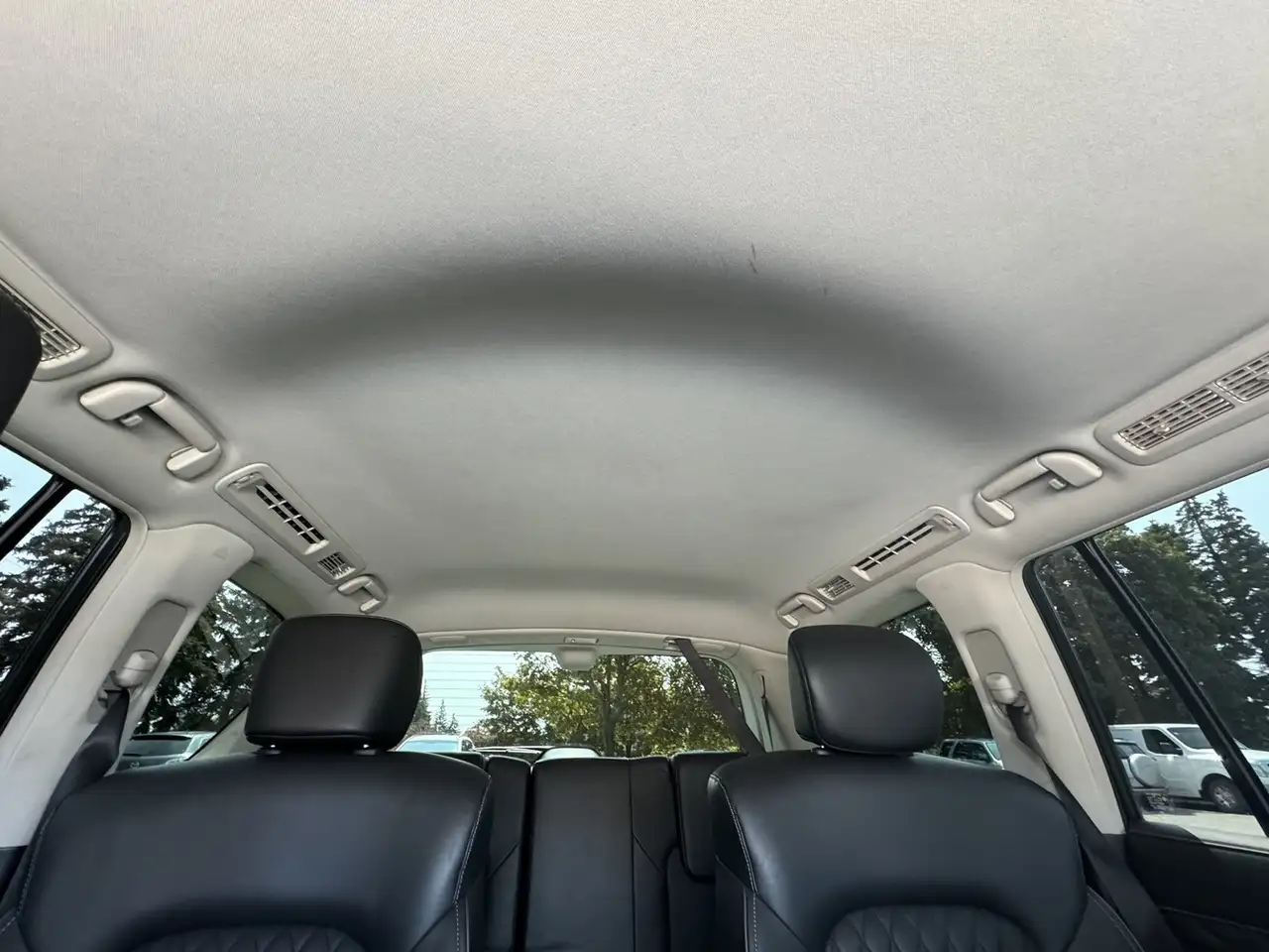 Infiniti QX80 снимка Infiniti QX80