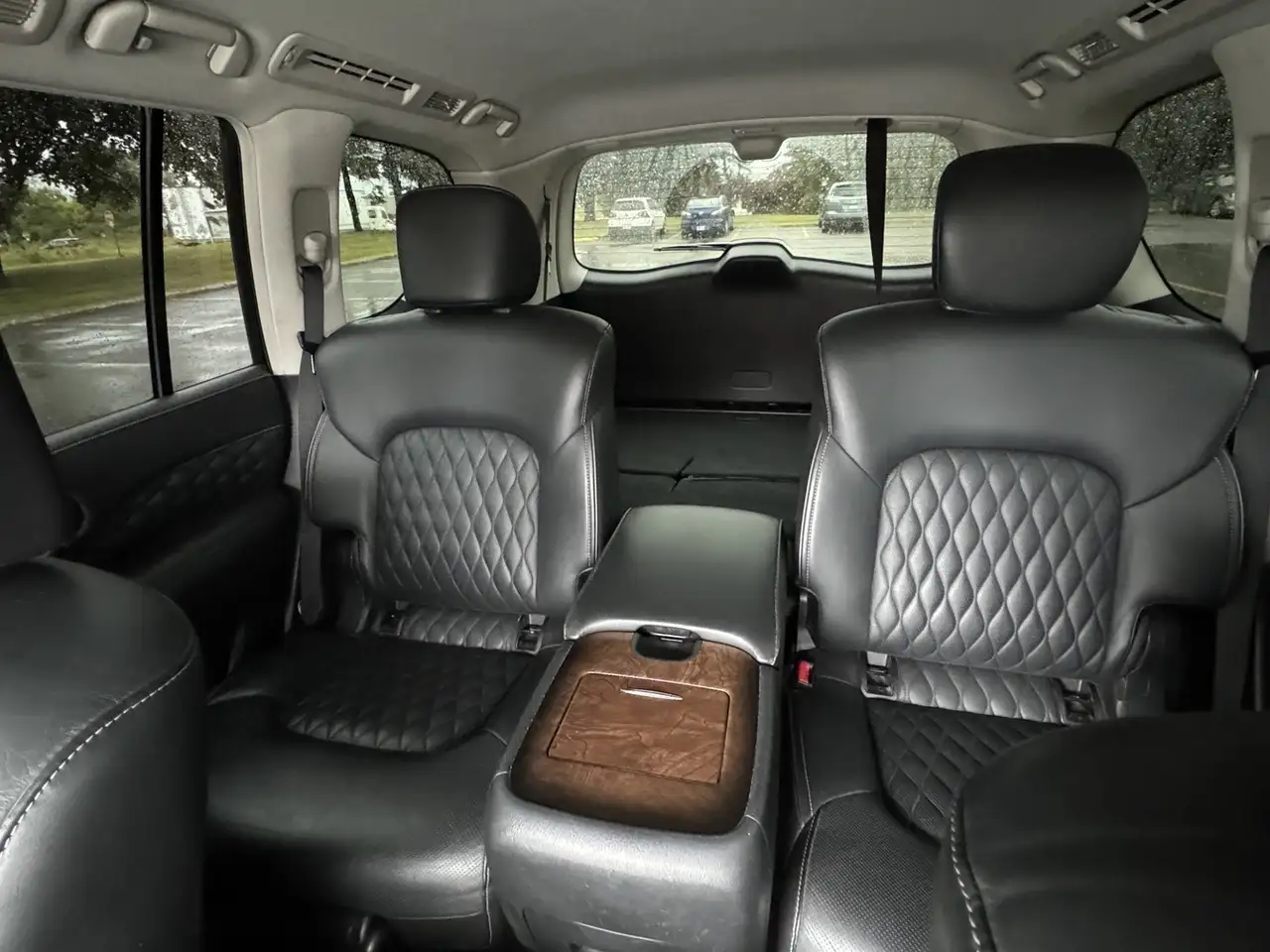 Infiniti QX80 снимка Infiniti QX80