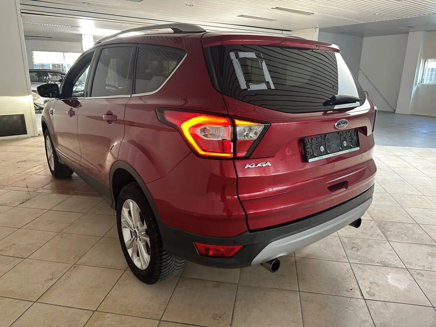Ford Kuga 1.5 TDCi ECO FWD Business Class (EU6.2) Rood - 2
