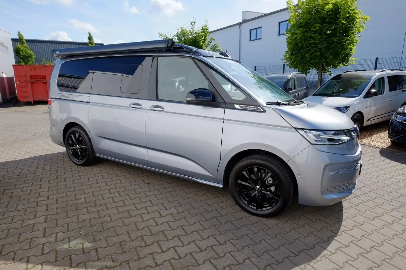 Volkswagen T7 California 2.0 TDI Beach Tour/18 Grijs - 1
