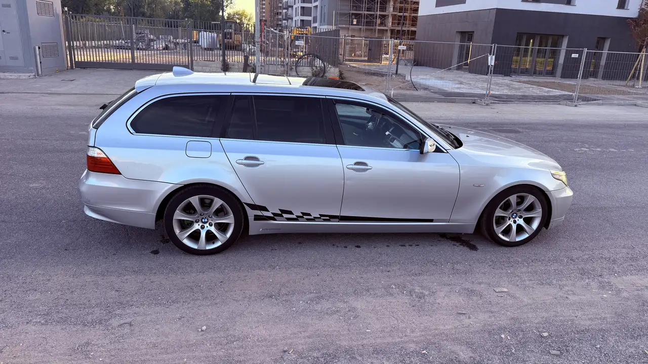 BMW 525