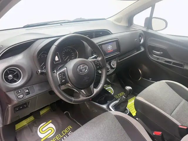 Toyota Yaris view 9