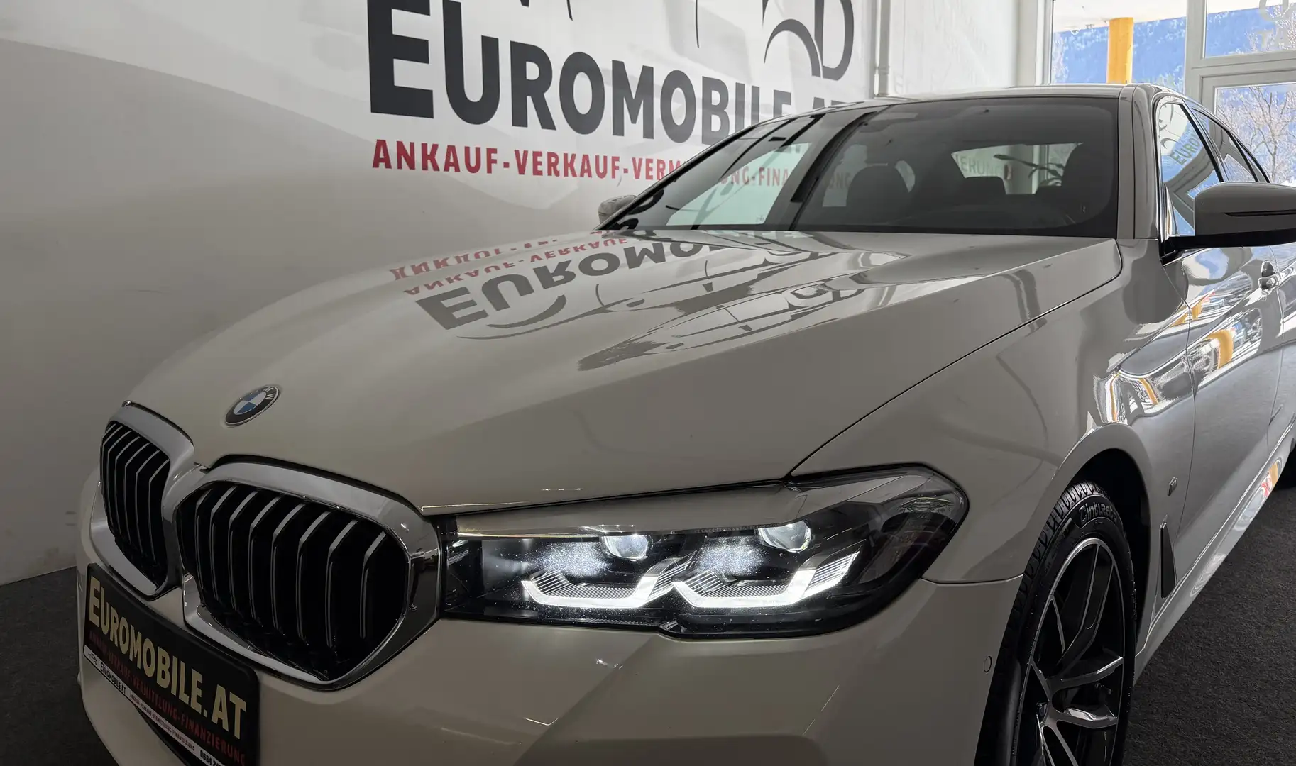 BMW 530 d xDrive M Sport-Paket RFK*TOTW.*ACC*AHK*HU*18ZOLL Weiß - 2