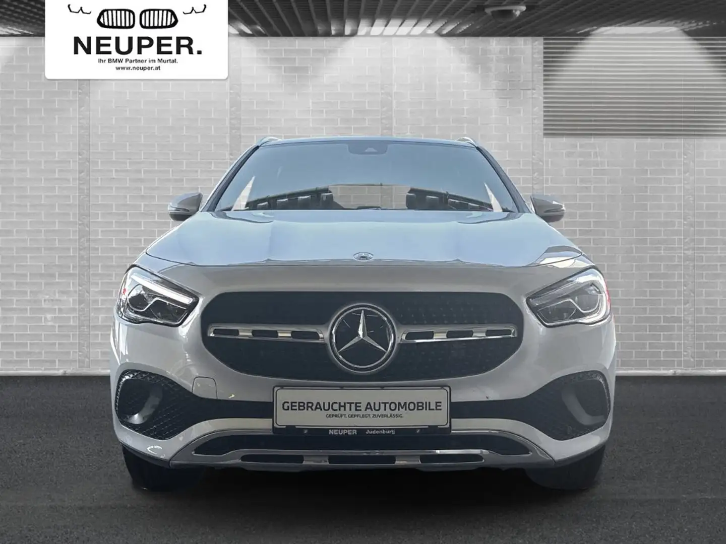 Mercedes-Benz GLA 180 d Silber - 2