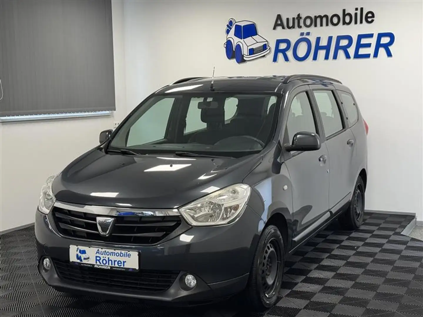 Dacia Lodgy 1.6 Laureate 7-Sitze Einparkhilfe Klima Grau - 1