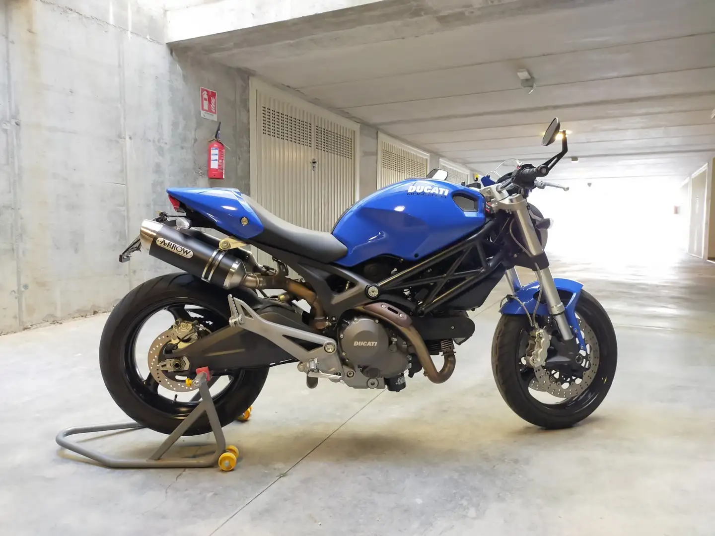 Ducati Monster 696 plus Kék - 2