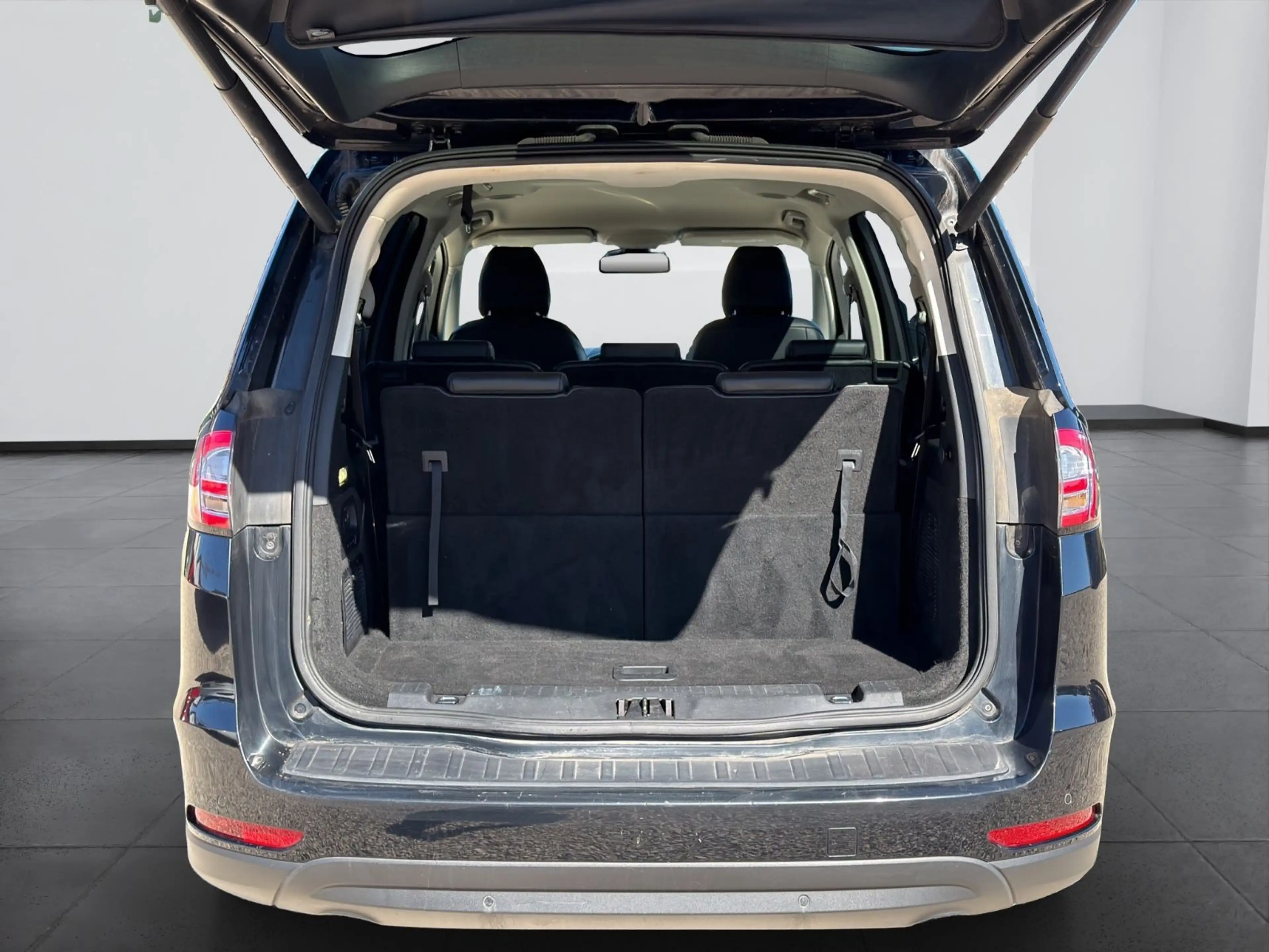 Ford Galaxy Titanium 7-SITZER*LED*AHK*NAVI*MFL*MMRY* — photo 13