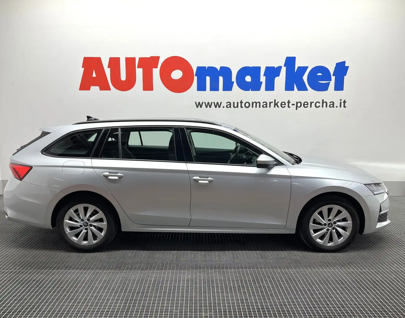 Skoda Octavia 2.0 TDI SELECTION DSG Argento - 1