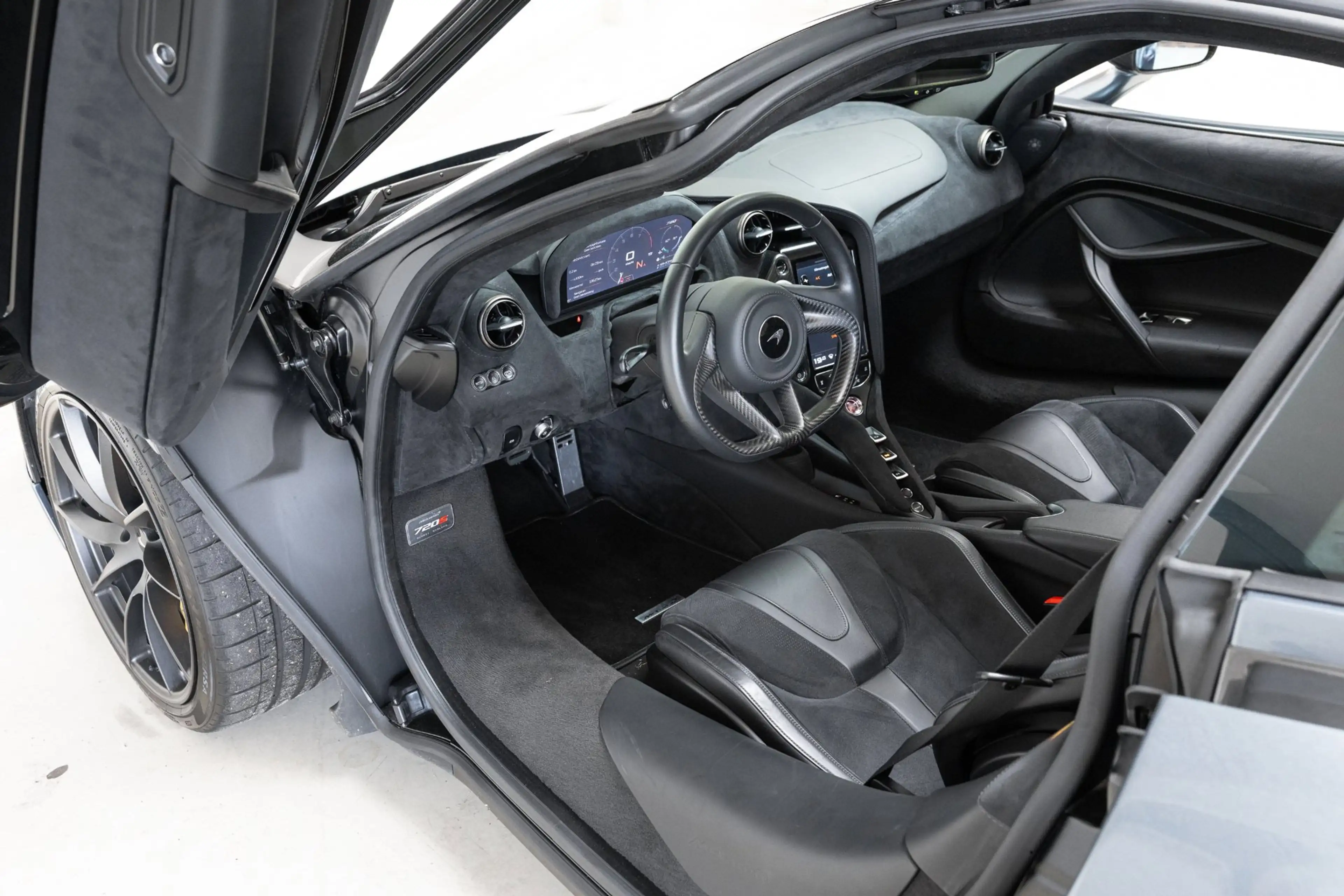 McLaren 720S 4.0 V8 Luxury - Saros Blue - Carbon - Low Mileage — photo 11