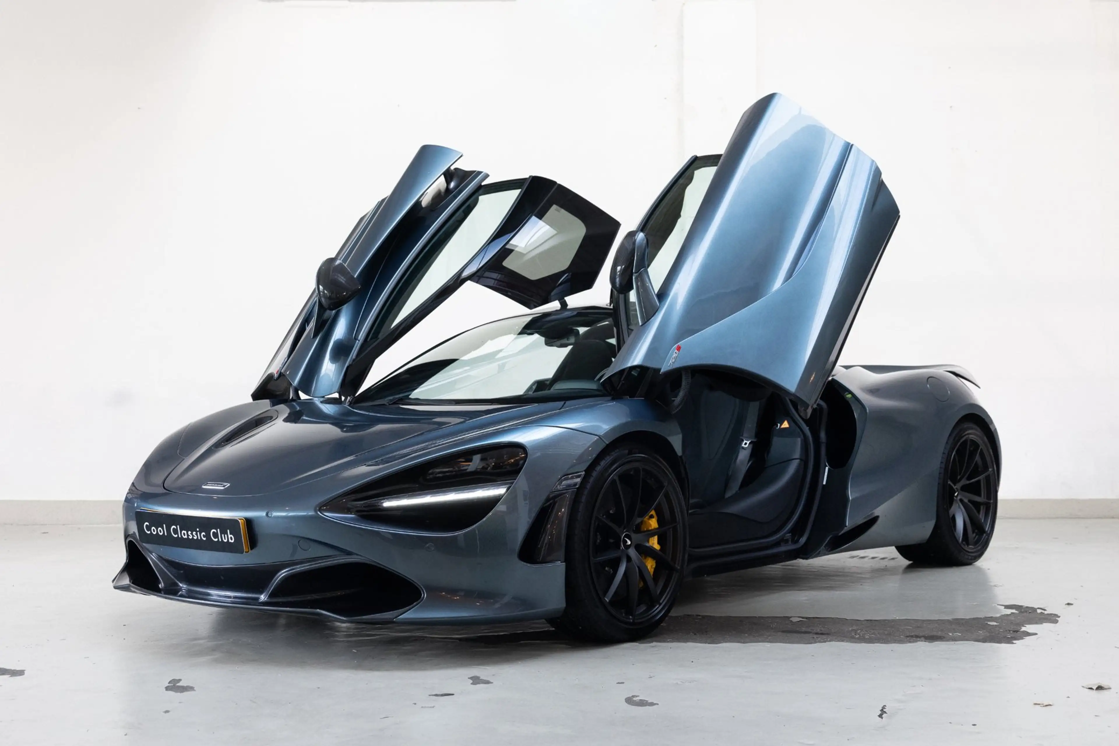 McLaren 720S 4.0 V8 Luxury - Saros Blue - Carbon - Low Mileage — photo 2