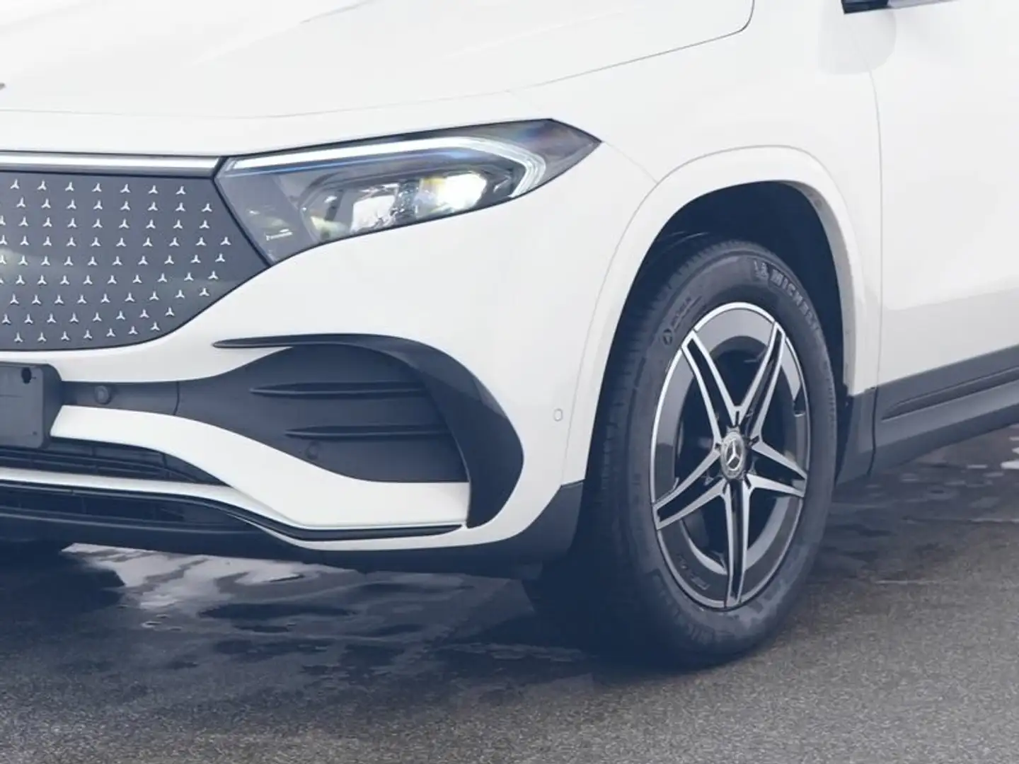 Mercedes-Benz EQA 350 EQA 350 4M AMG+NIGHT+VOR.-DISTRO+PANO+360°+EASYP Weiß - 2