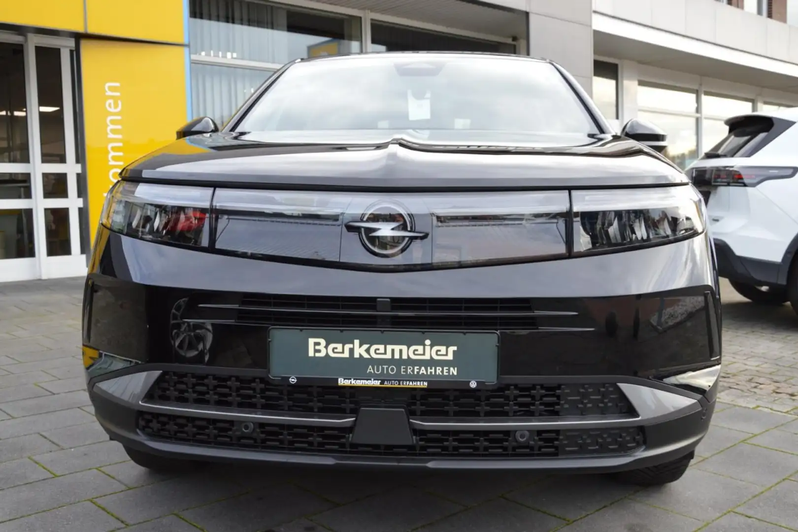 Opel Grandland 1.2 Mild- Hybrid Edition SHZ / Navi / Kamera Zwart - 2