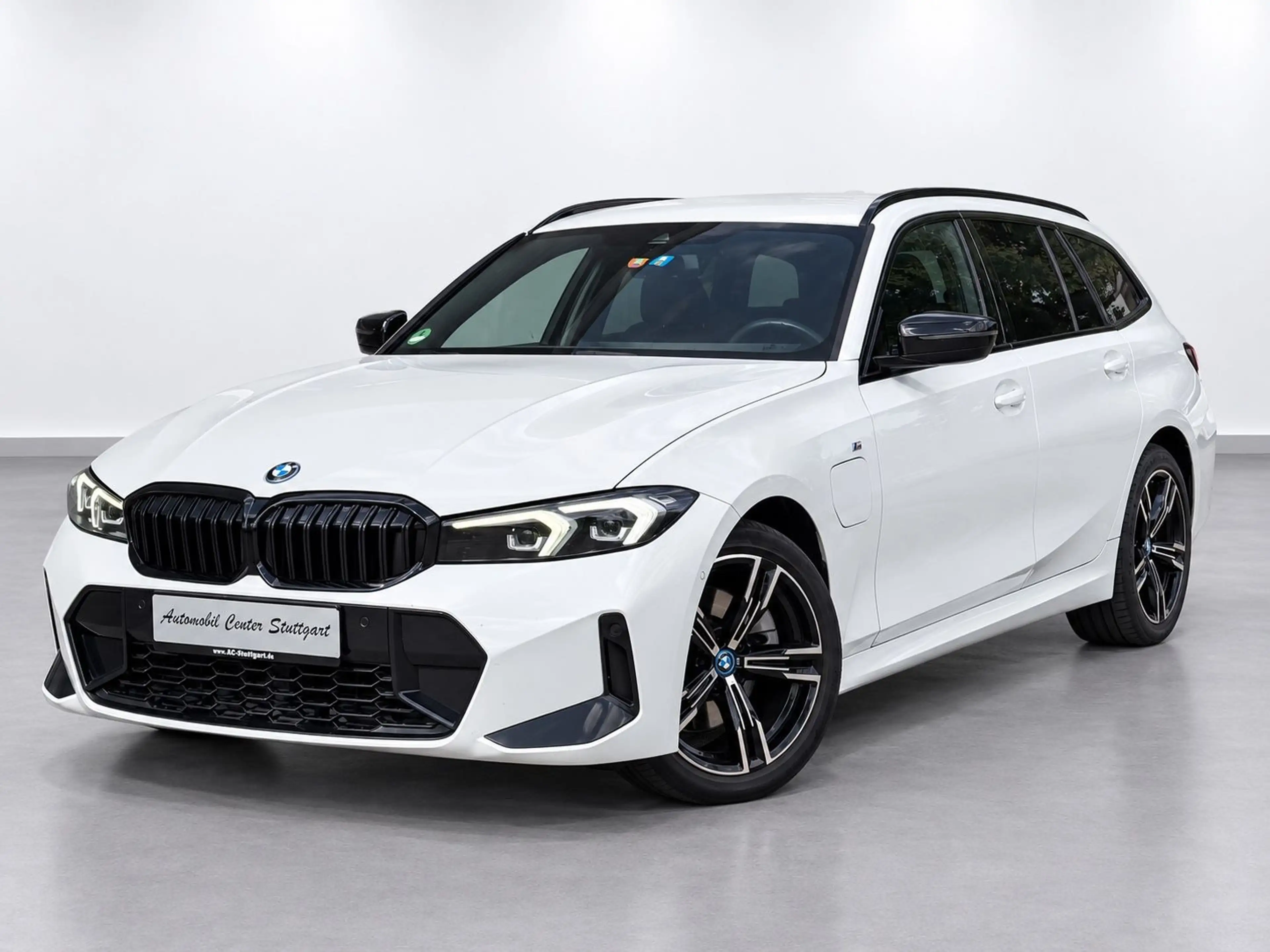 BMW 320 e xDrive M Sport WIDESCREEN+AHK+KAMERA+SHZG