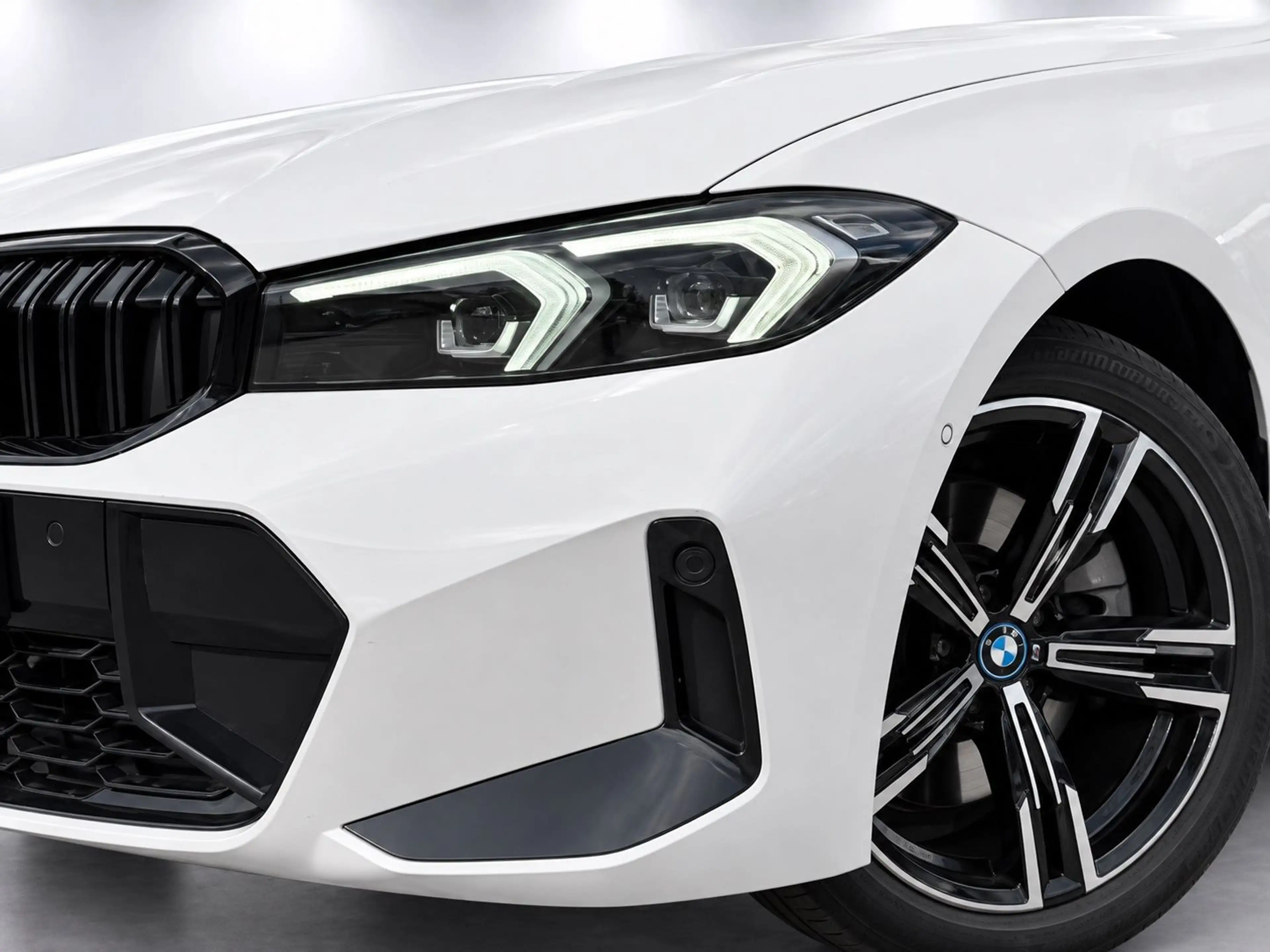 BMW 320 e xDrive M Sport WIDESCREEN+AHK+KAMERA+SHZG — photo 3