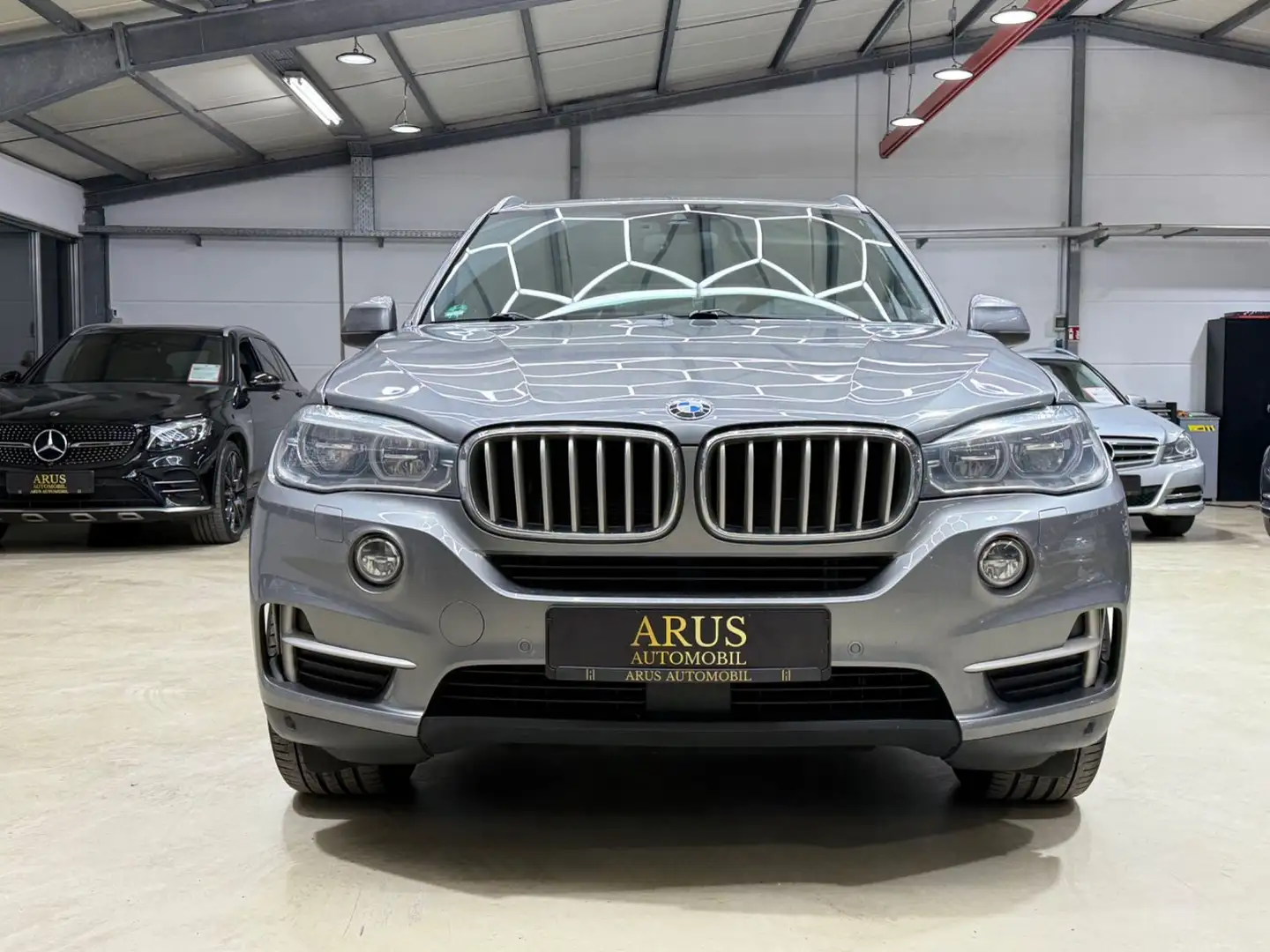 BMW X5 xDrive 40d -PANO-NAVI-AHK-SHZ-ACC-TÜV NEU Grau - 2