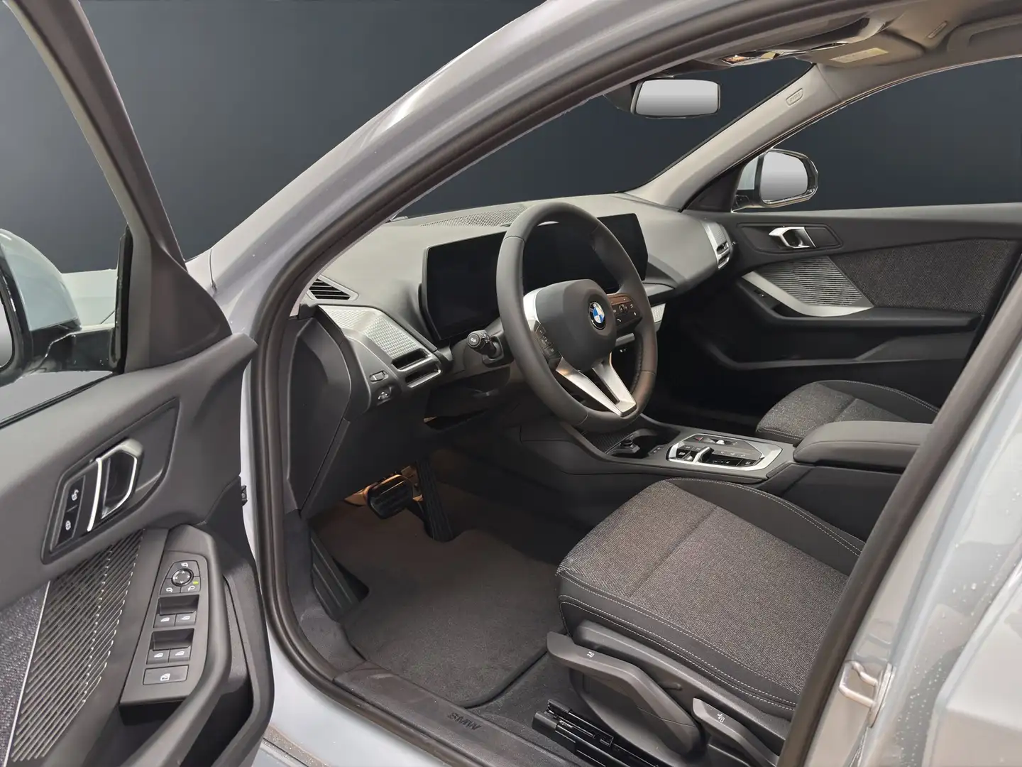 BMW 120 [M Sport, Navi, 18" LMR, RFK, SHZ, LED] DAB Grey - 2