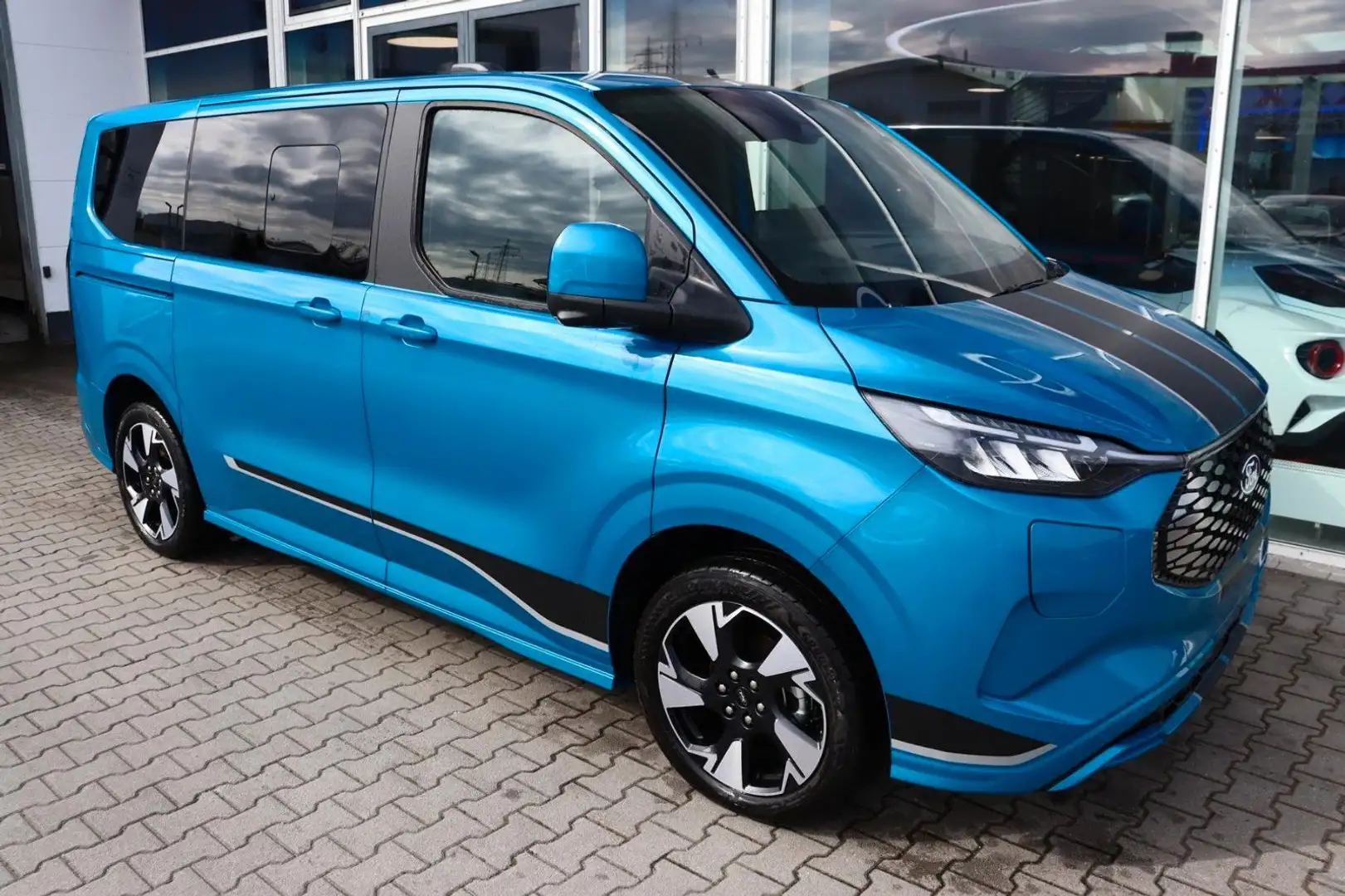 Ford Tourneo Custom Sport BEV 340/L1 VOLL 0,0% FIN* Bleu - 2