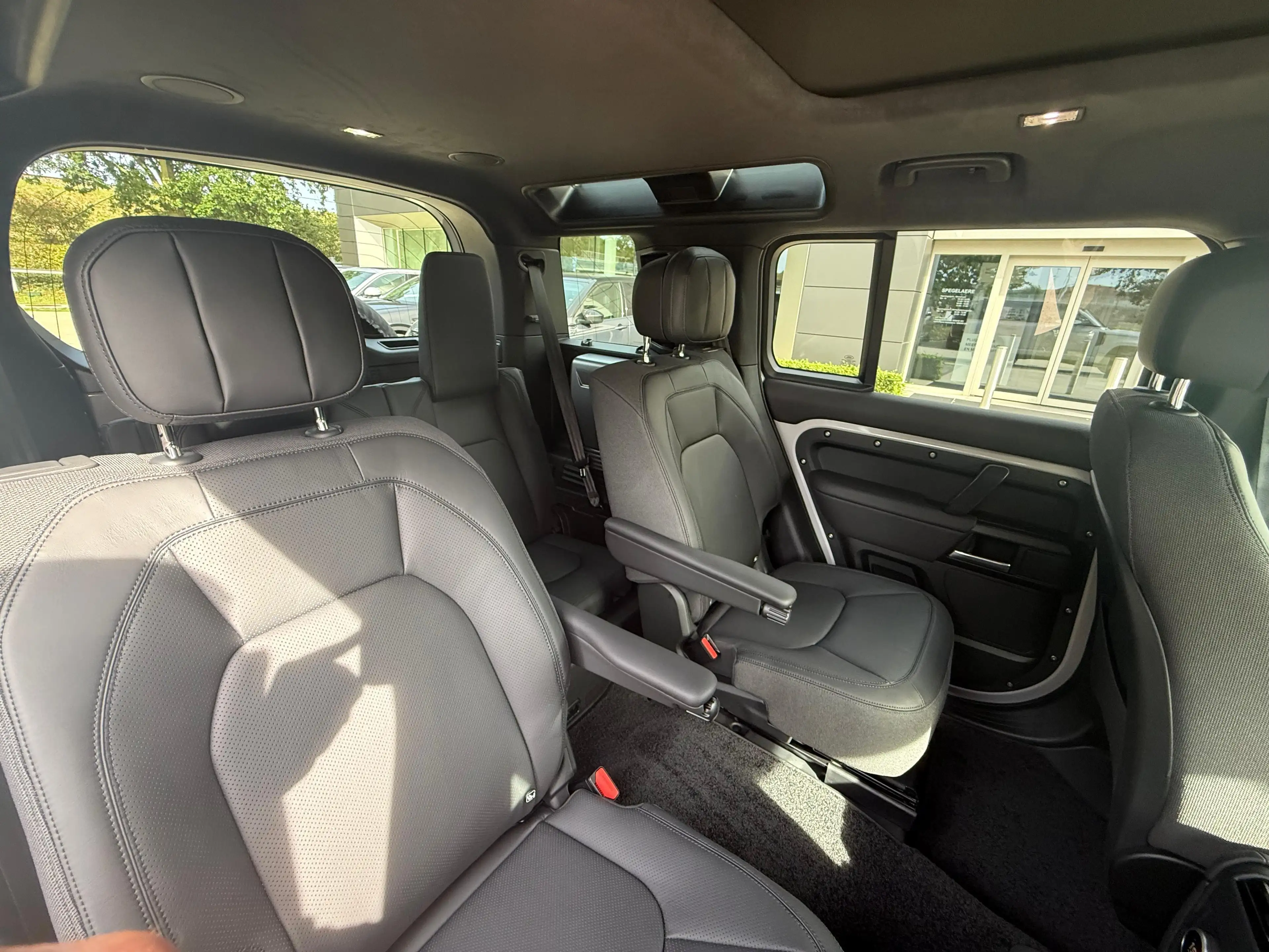 Land Rover Defender 110 D350 Vertex AWD Auto. 27MY — photo 8