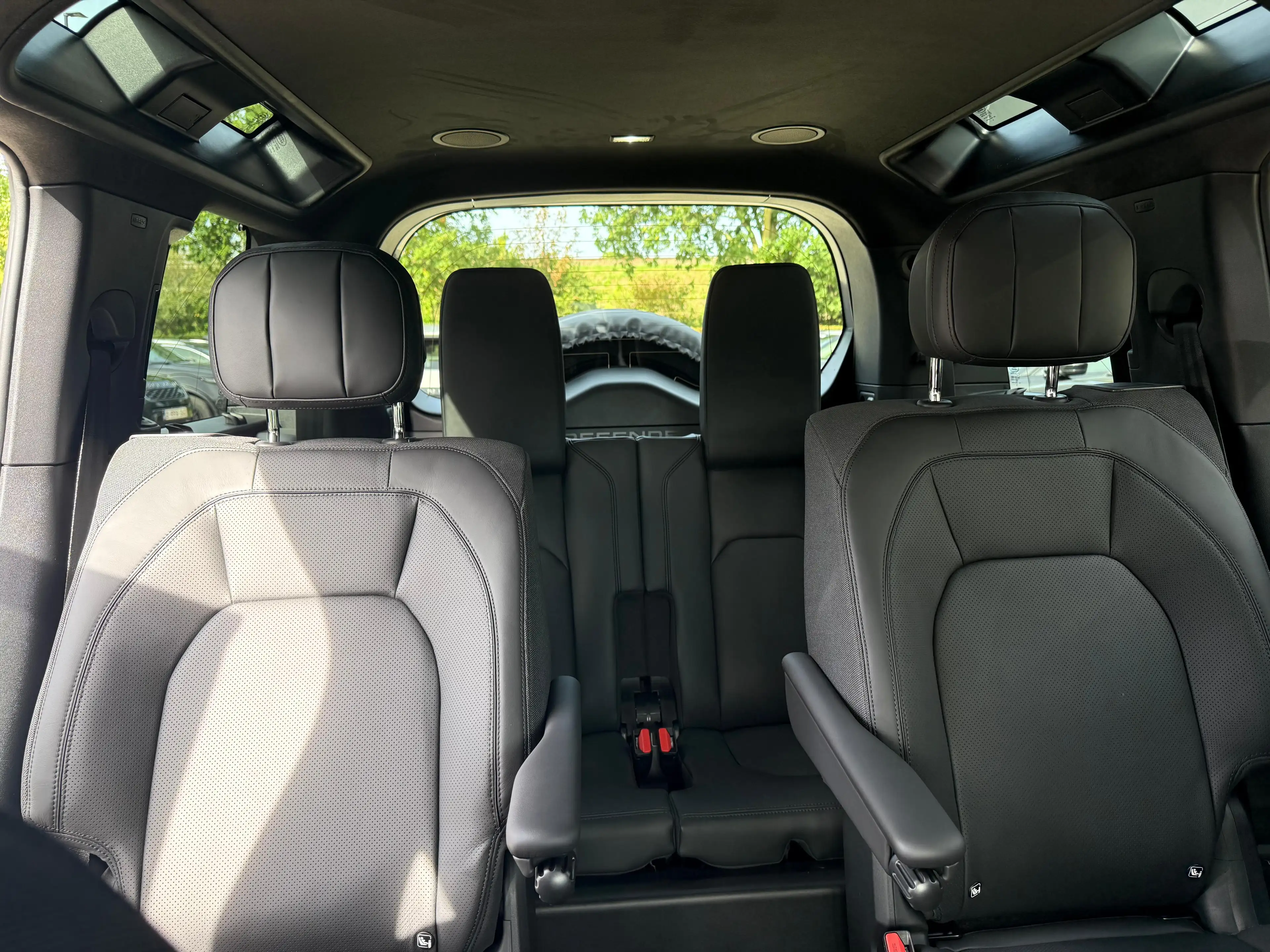 Land Rover Defender 110 D350 Vertex AWD Auto. 27MY — photo 9