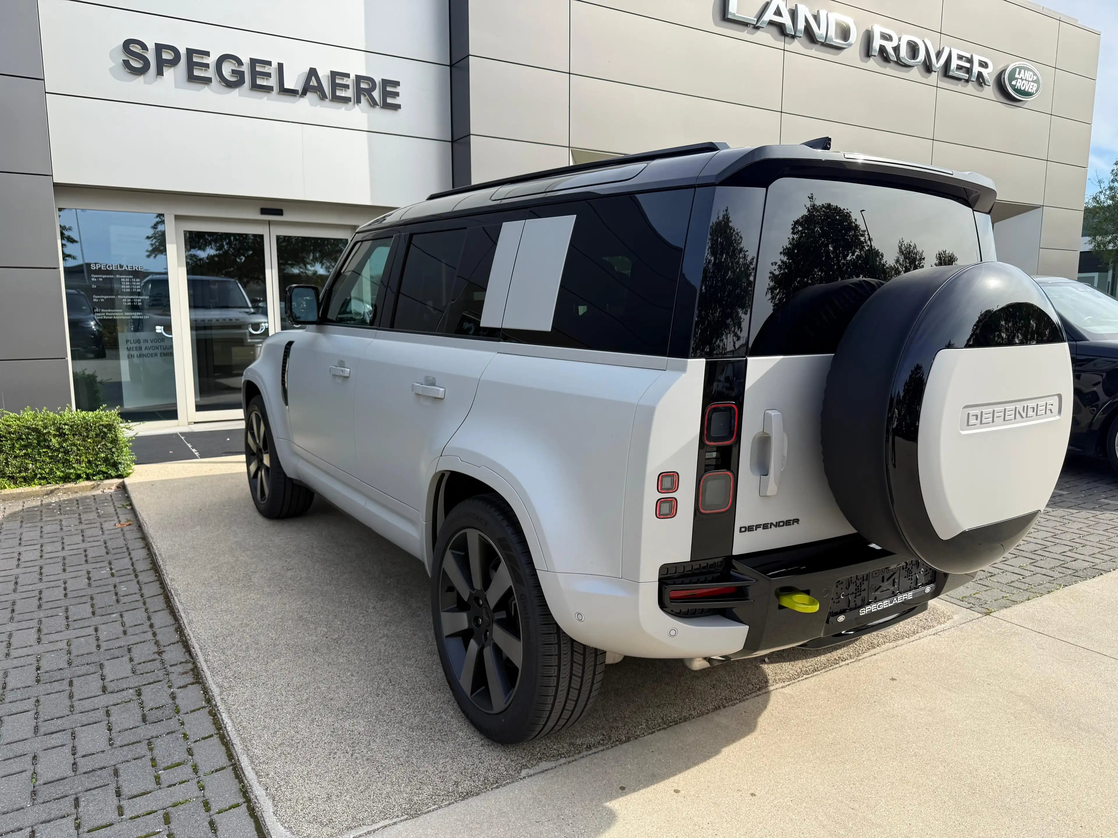 Land Rover Defender 110 D350 Vertex AWD Auto. 27MY — photo 14