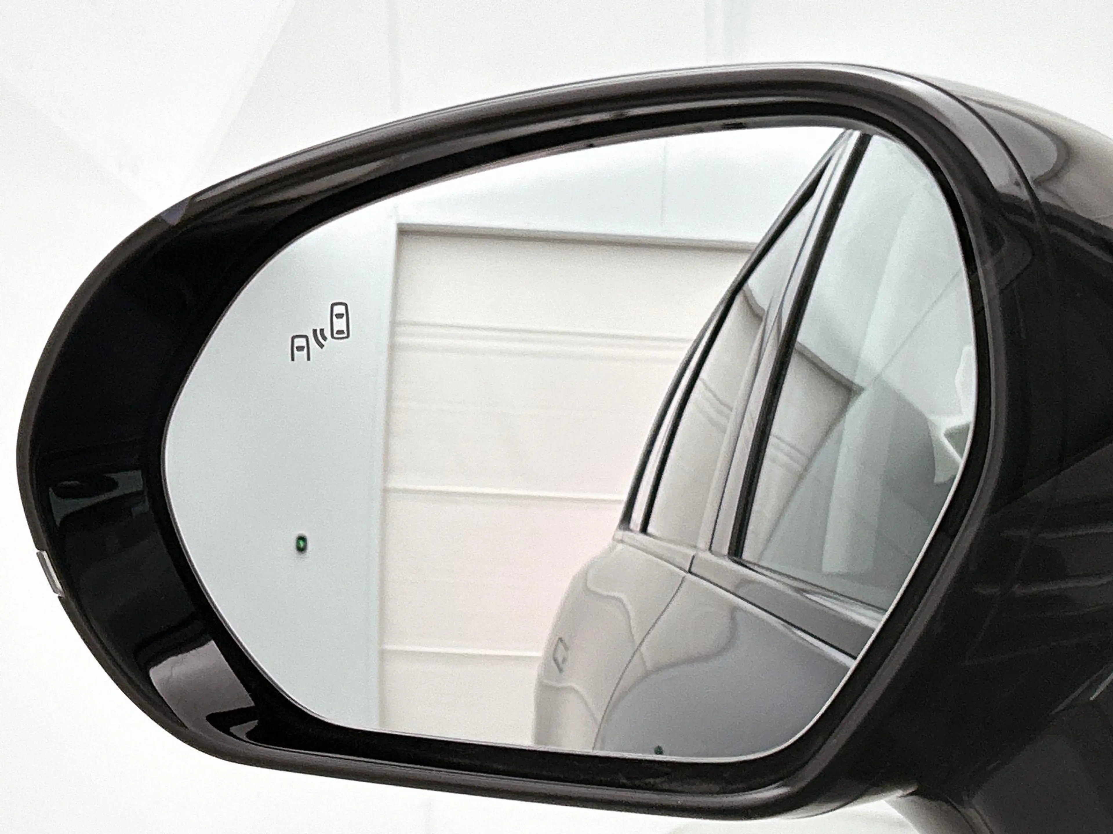 Leapmotor C10 Design ProMax 81.9 kWh | Navigatie| Stoel / Stuur — photo 10