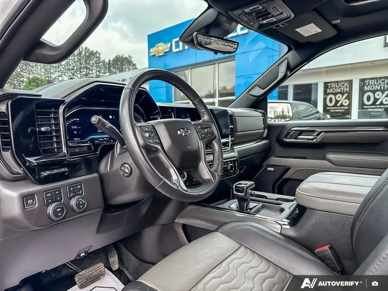 Chevrolet Silverado 1500 снимка Chevrolet Silverado 1500