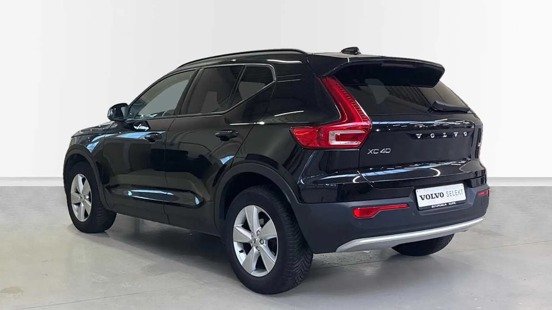 Volvo XC40 Essential T2 Aut | Smartphone integratie | Getinte Nero - 2