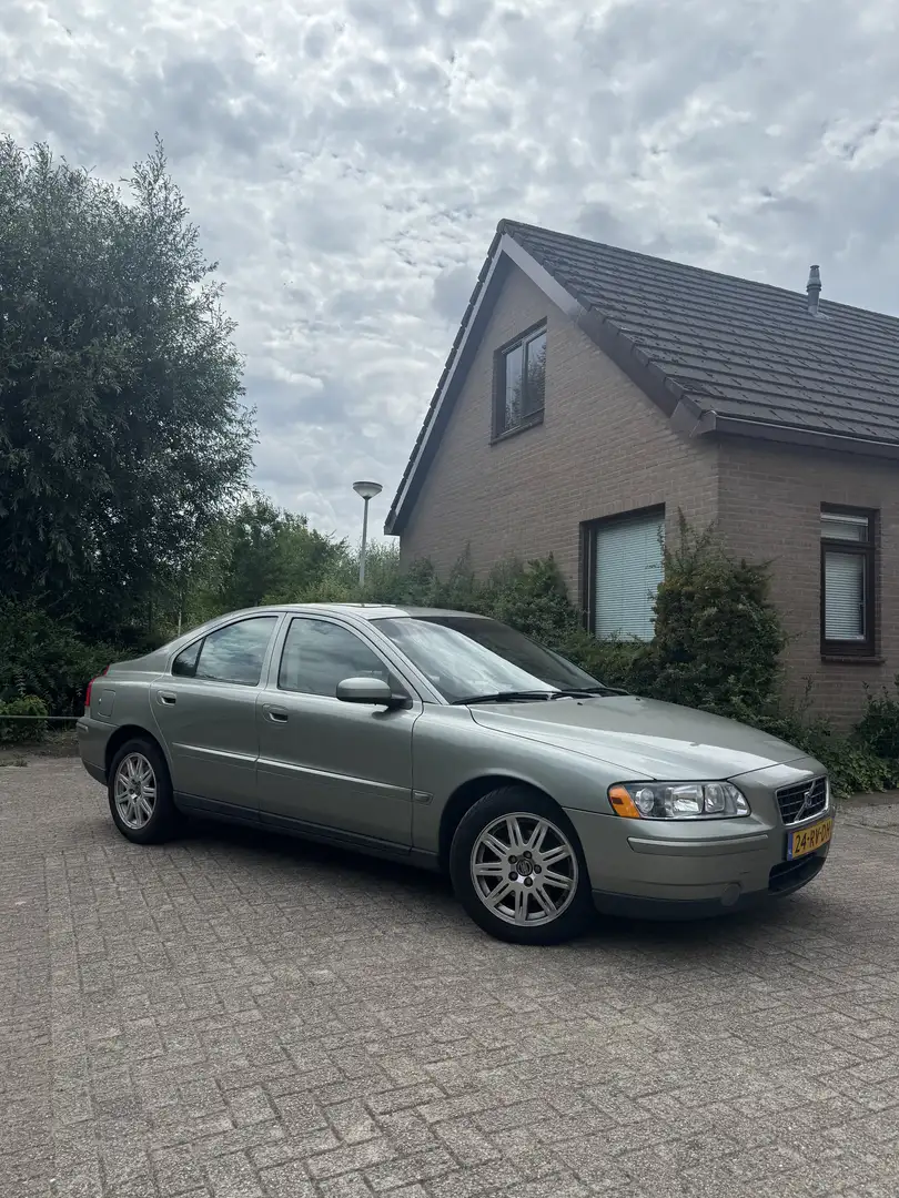 Volvo S60 2.4 Momentum *APK 2026* - 1