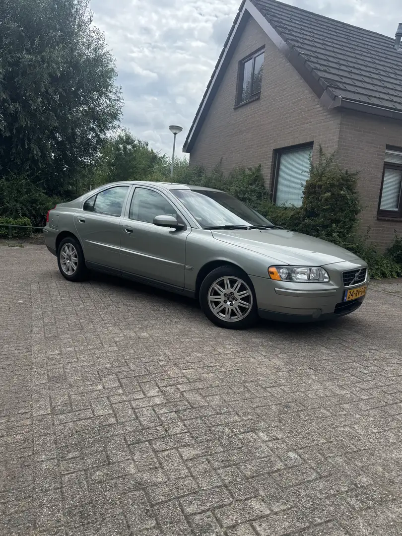 Volvo S60 2.4 Momentum *APK 2026* - 2