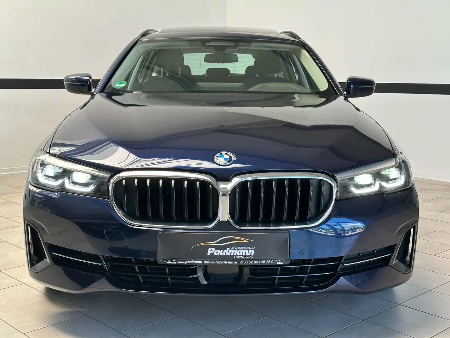 BMW 530 530e xDrive Touring Aut. Navi*LED*Panorama*1.Hand Синій - 2
