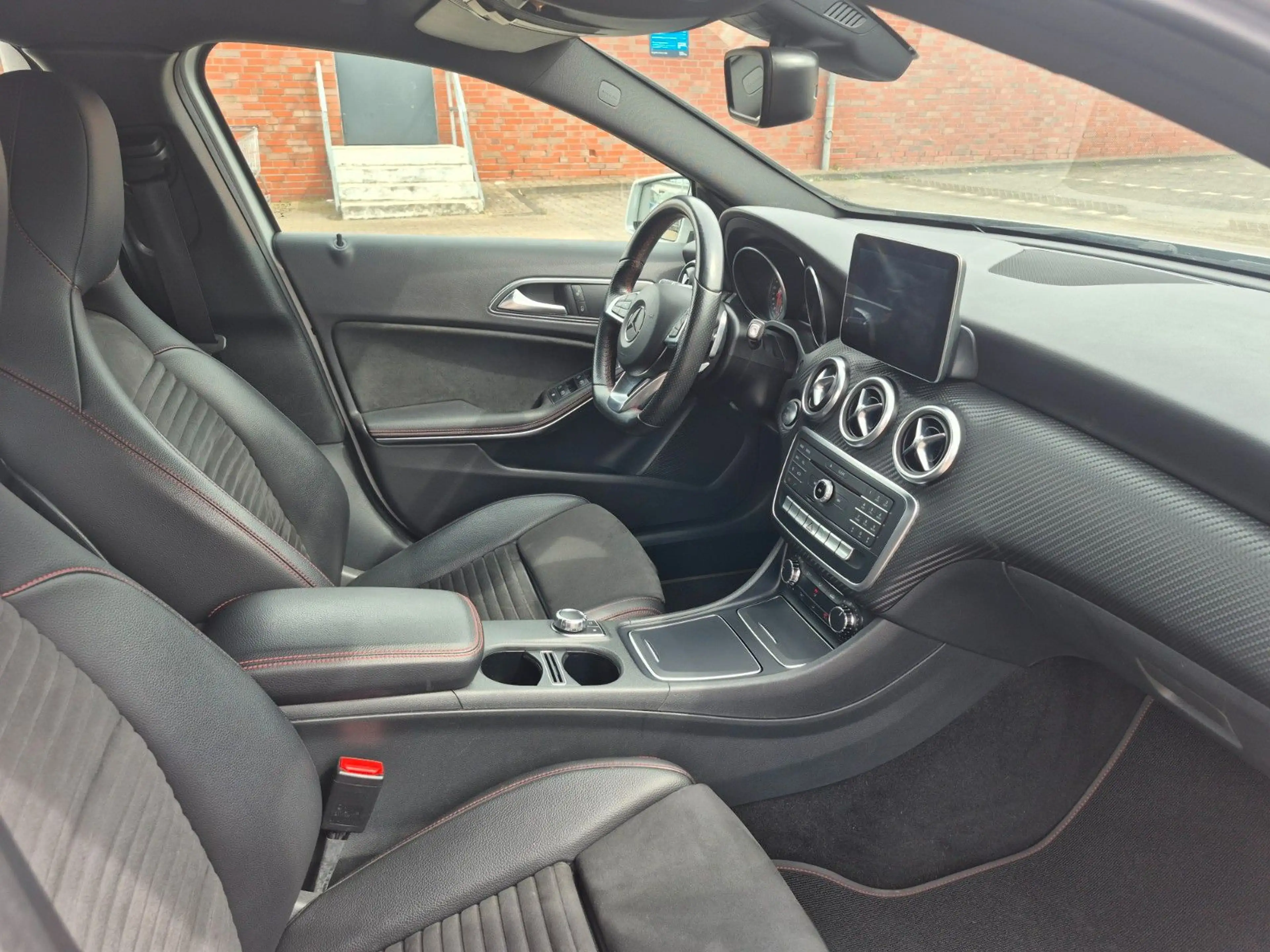 Mercedes-Benz A 180 AMG Sport LED Klimaauto. Keyless Kamera — photo 12