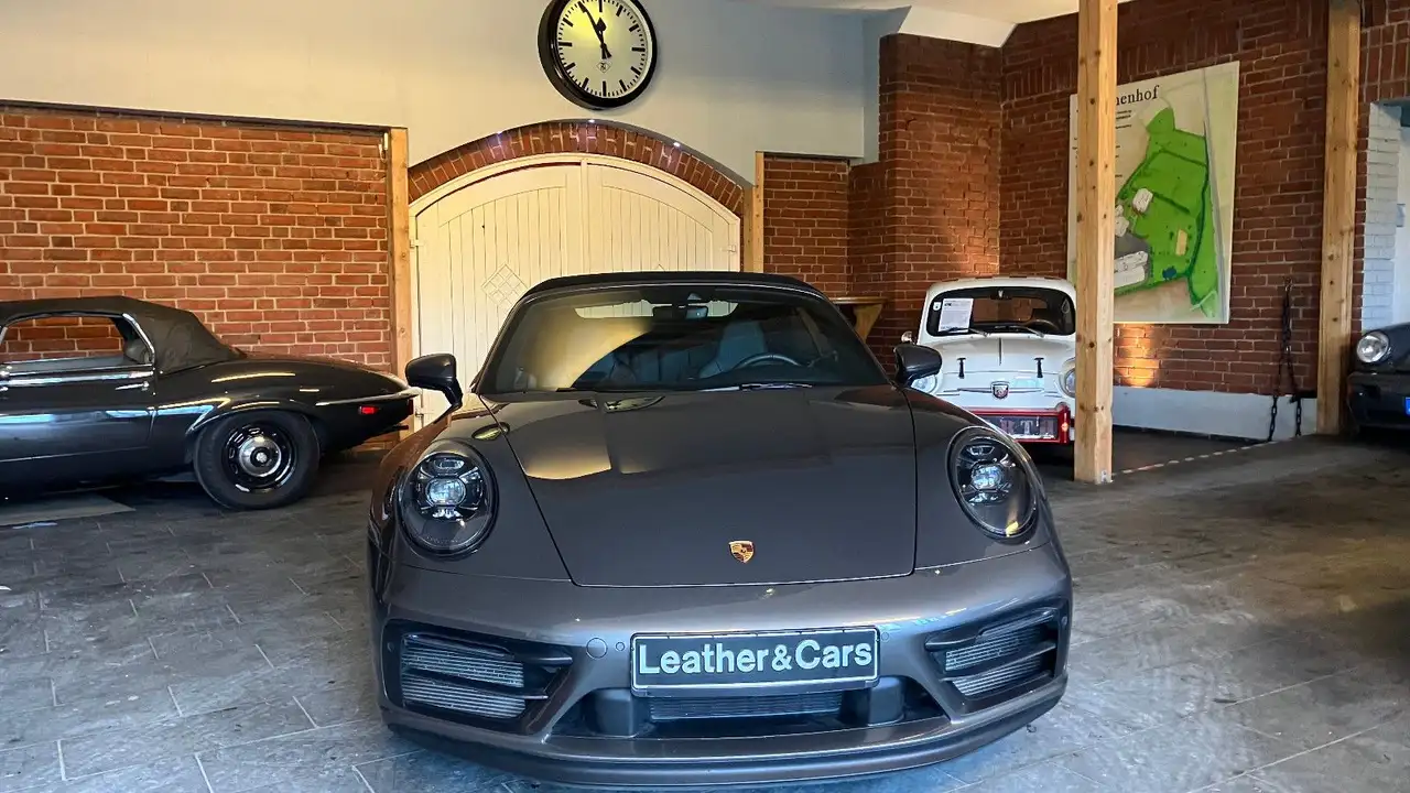Porsche 992