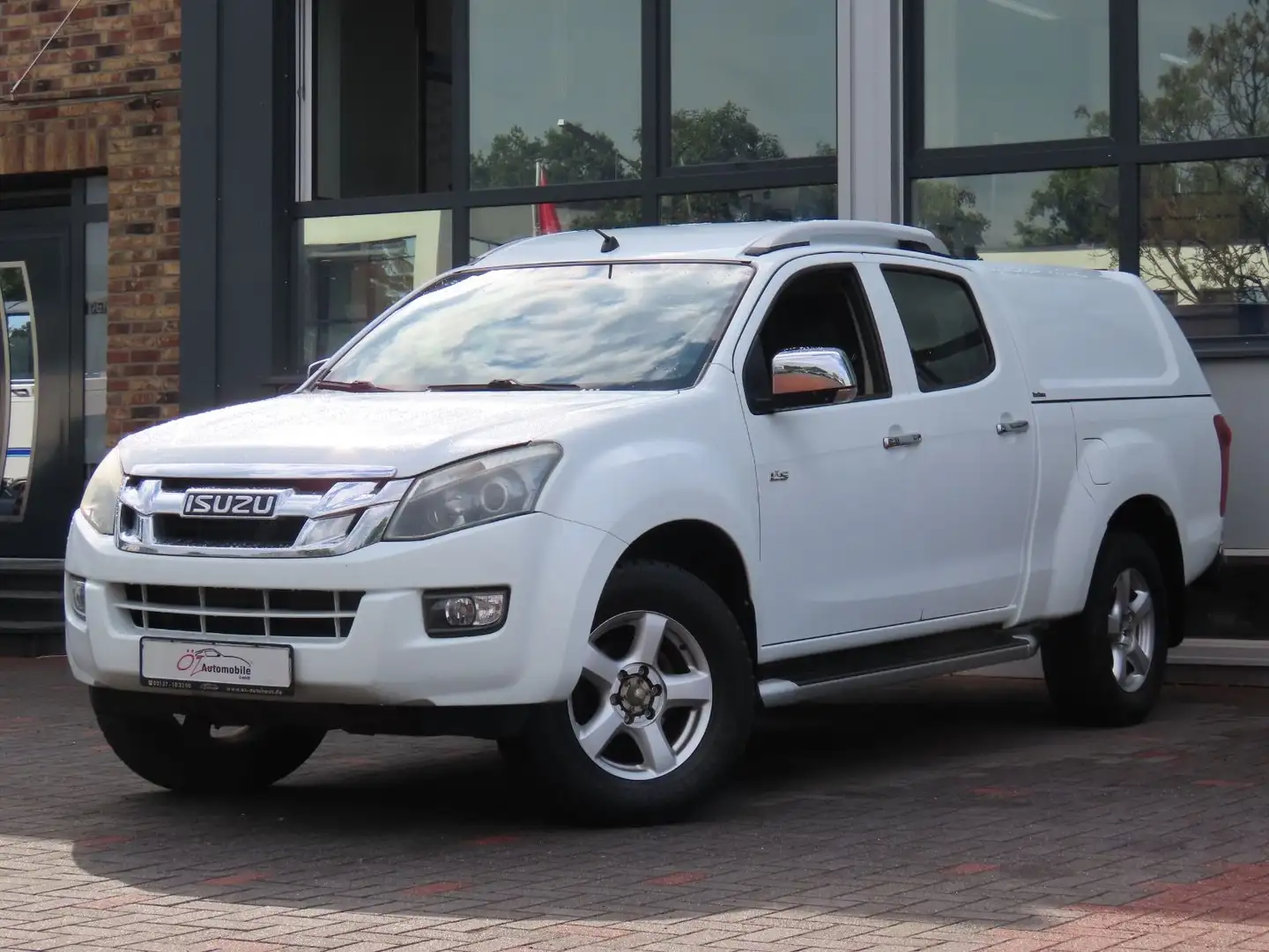 Isuzu D-Max 2.5 Double Cab 4WD LSX Weiß - 2