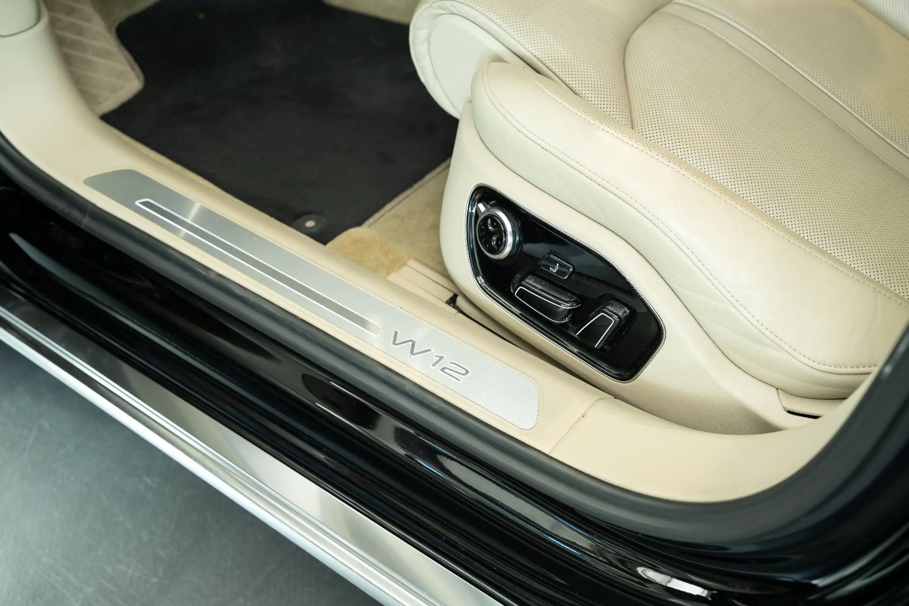 Audi A8 6.3 FSI W12 L quattro ABSOLUT VOLL* — photo 12