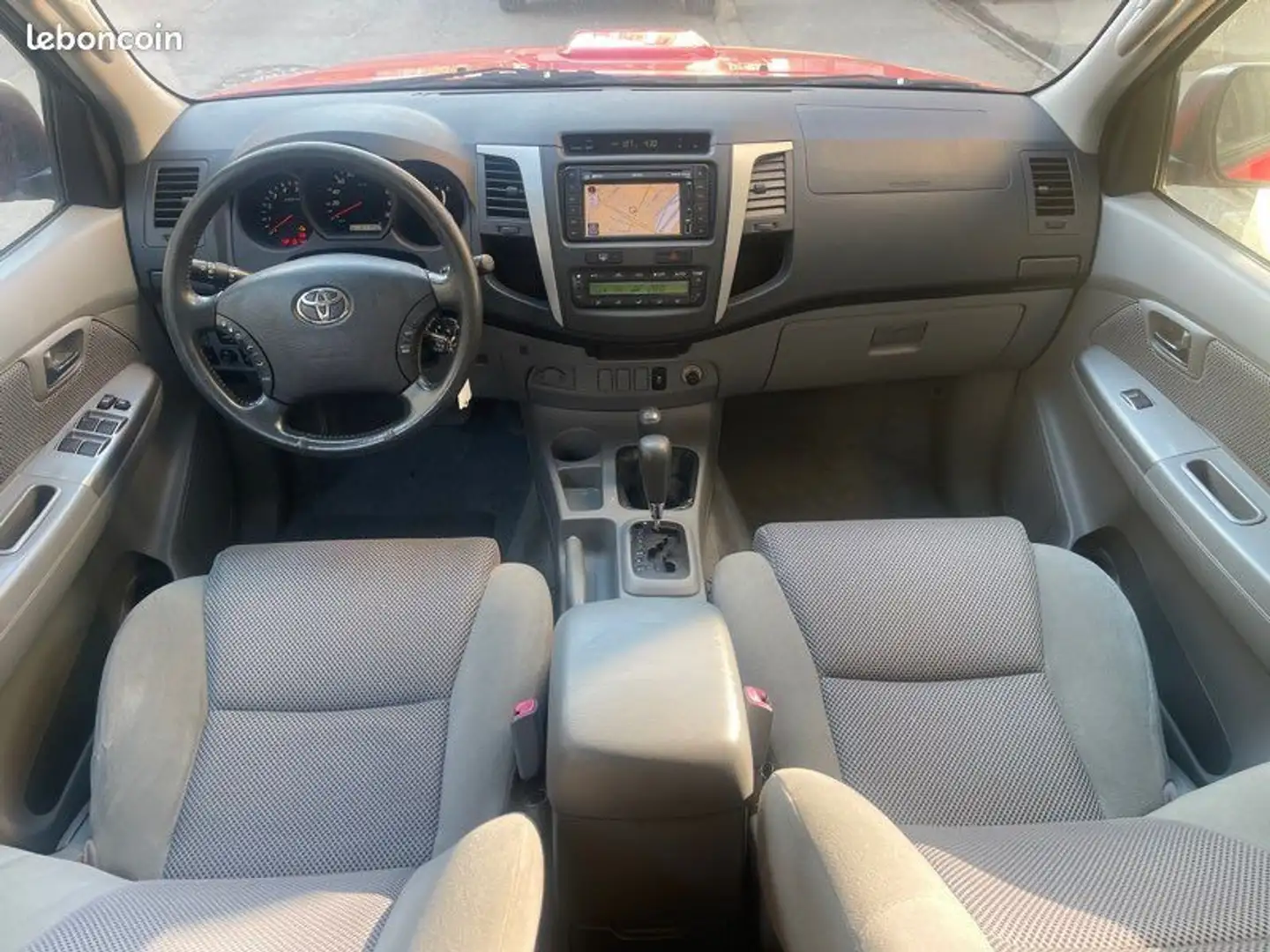 Toyota Hilux DOUBLE CAB 4X4 3,0 D4d 171CV BVA 1ERE MAIN - 2
