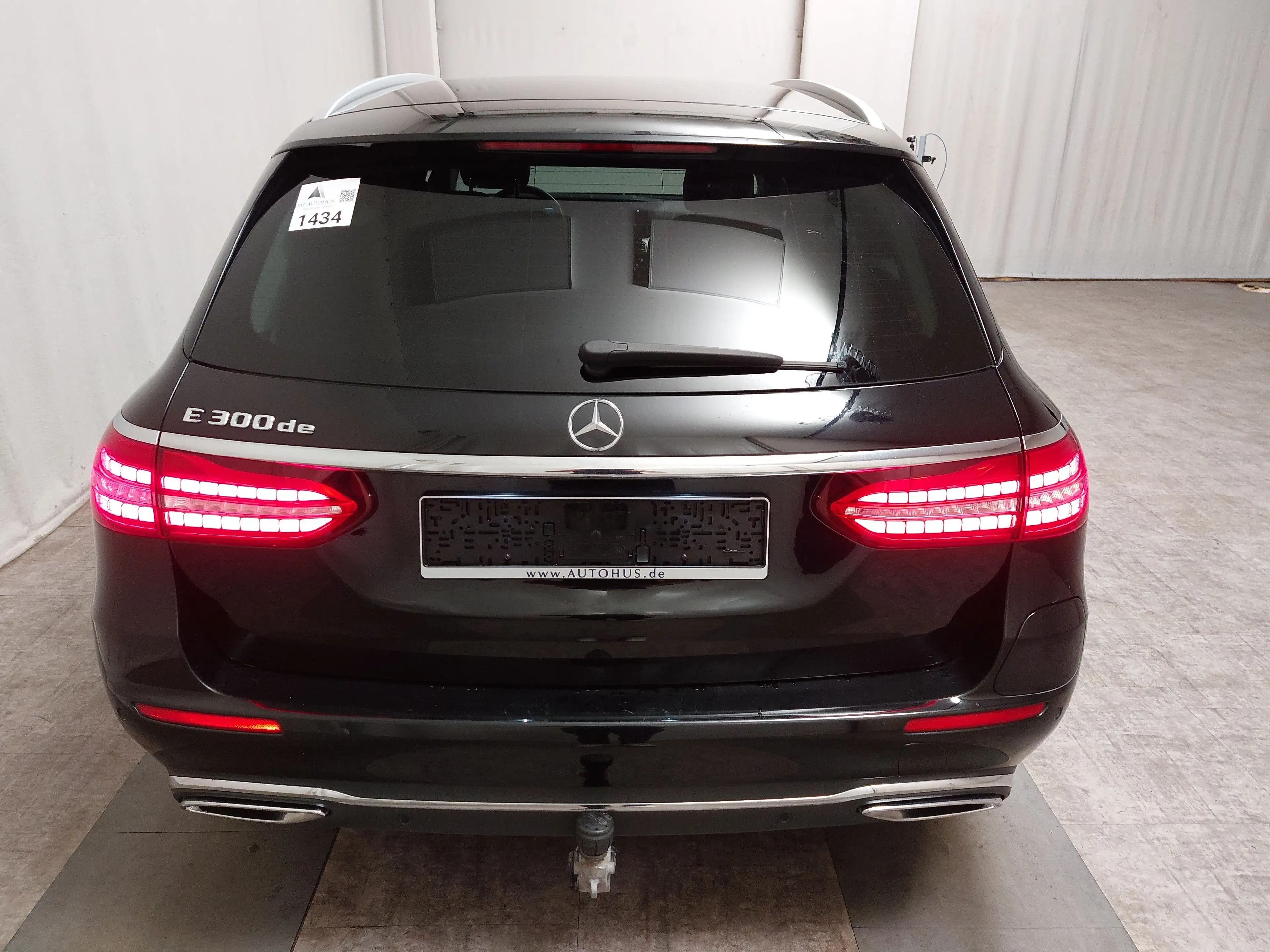 Mercedes-Benz E 300 E 300 NAVI KLIMAAUT TEMPO MFL SHZ PDC AHK KAMERA ACC LED RADIO — photo 14