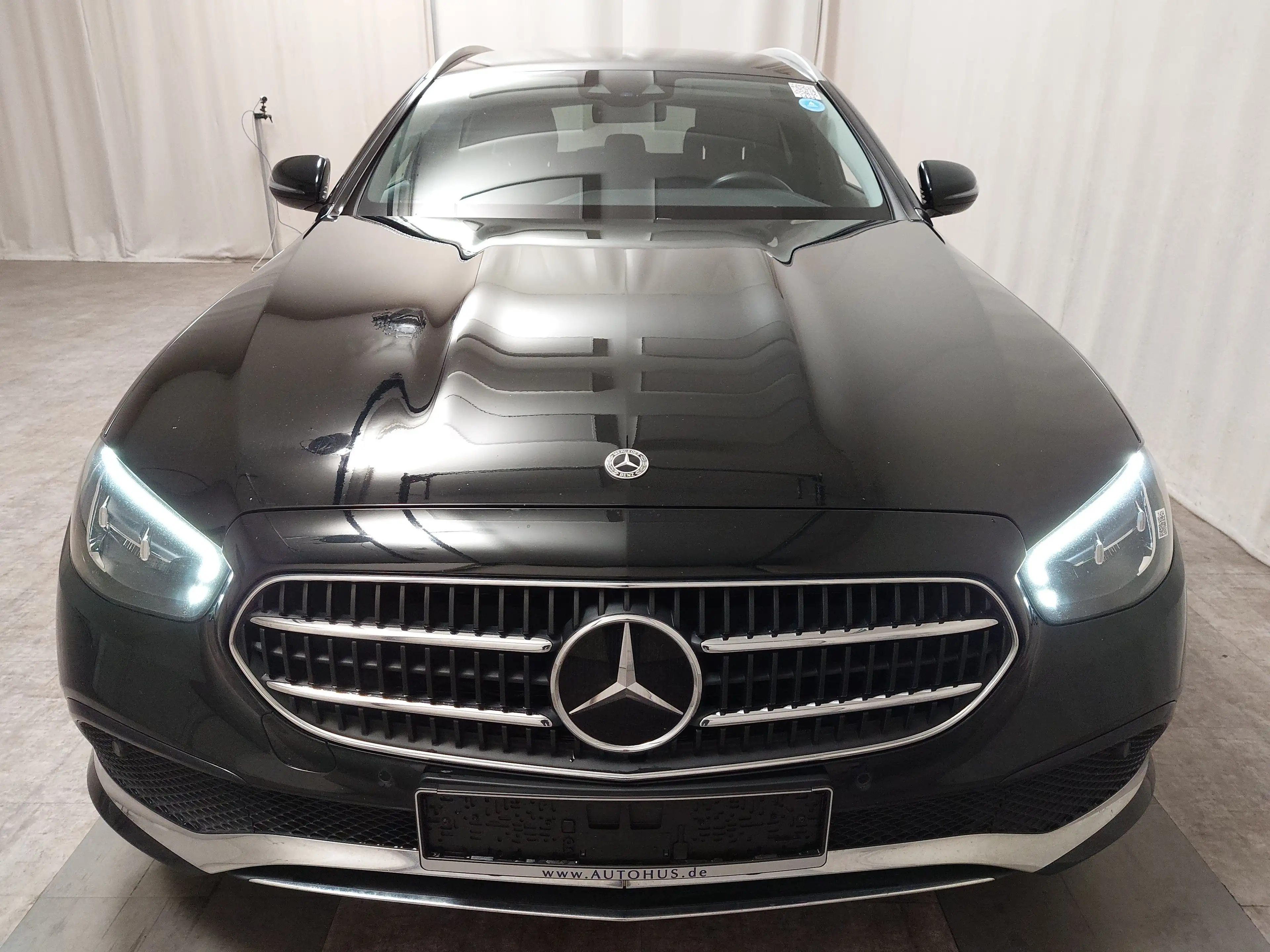 Mercedes-Benz E 300 E 300 NAVI KLIMAAUT TEMPO MFL SHZ PDC AHK KAMERA ACC LED RADIO — photo 9