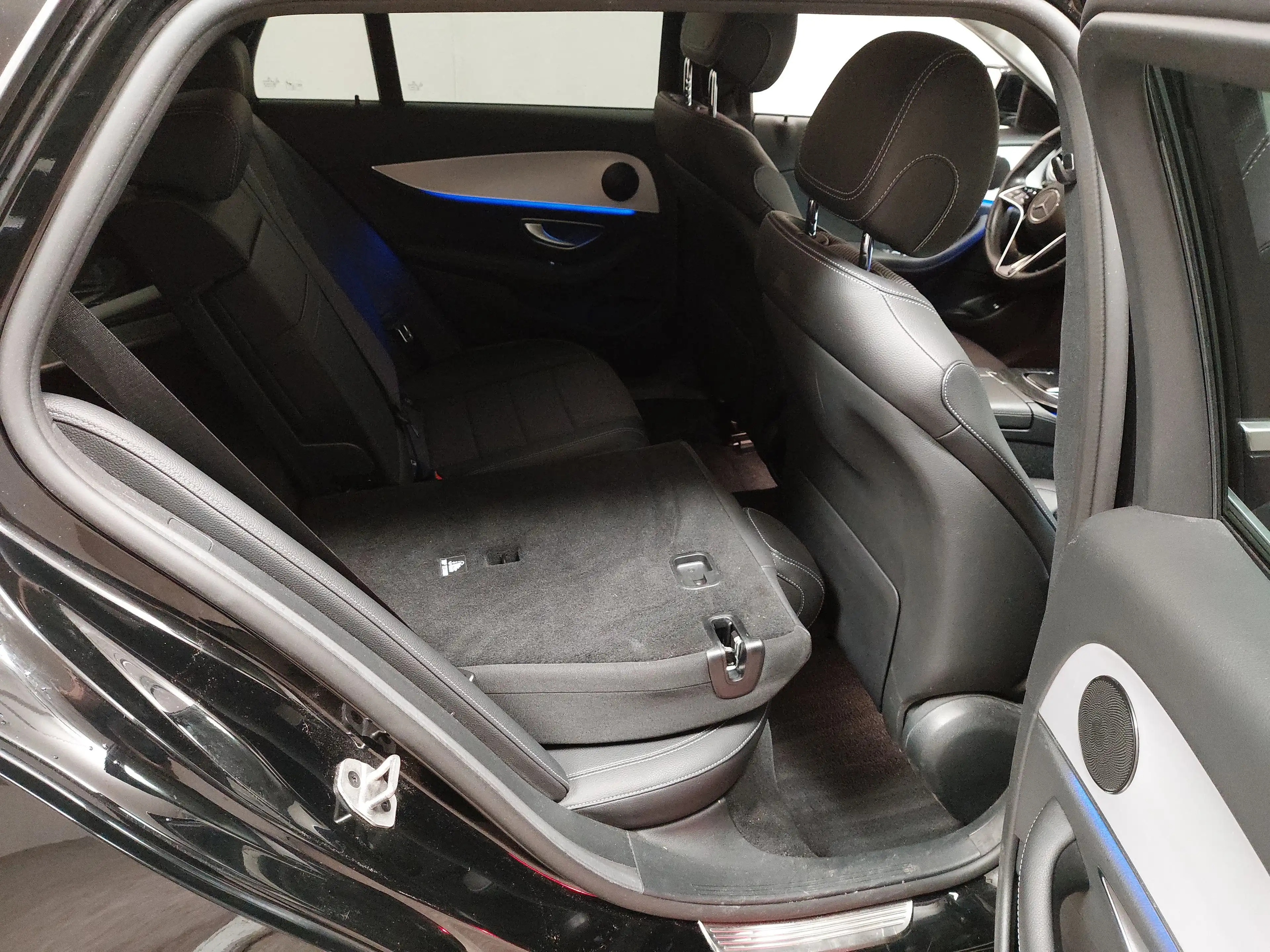 Mercedes-Benz E 300 E 300 NAVI KLIMAAUT TEMPO MFL SHZ PDC AHK KAMERA ACC LED RADIO — photo 11