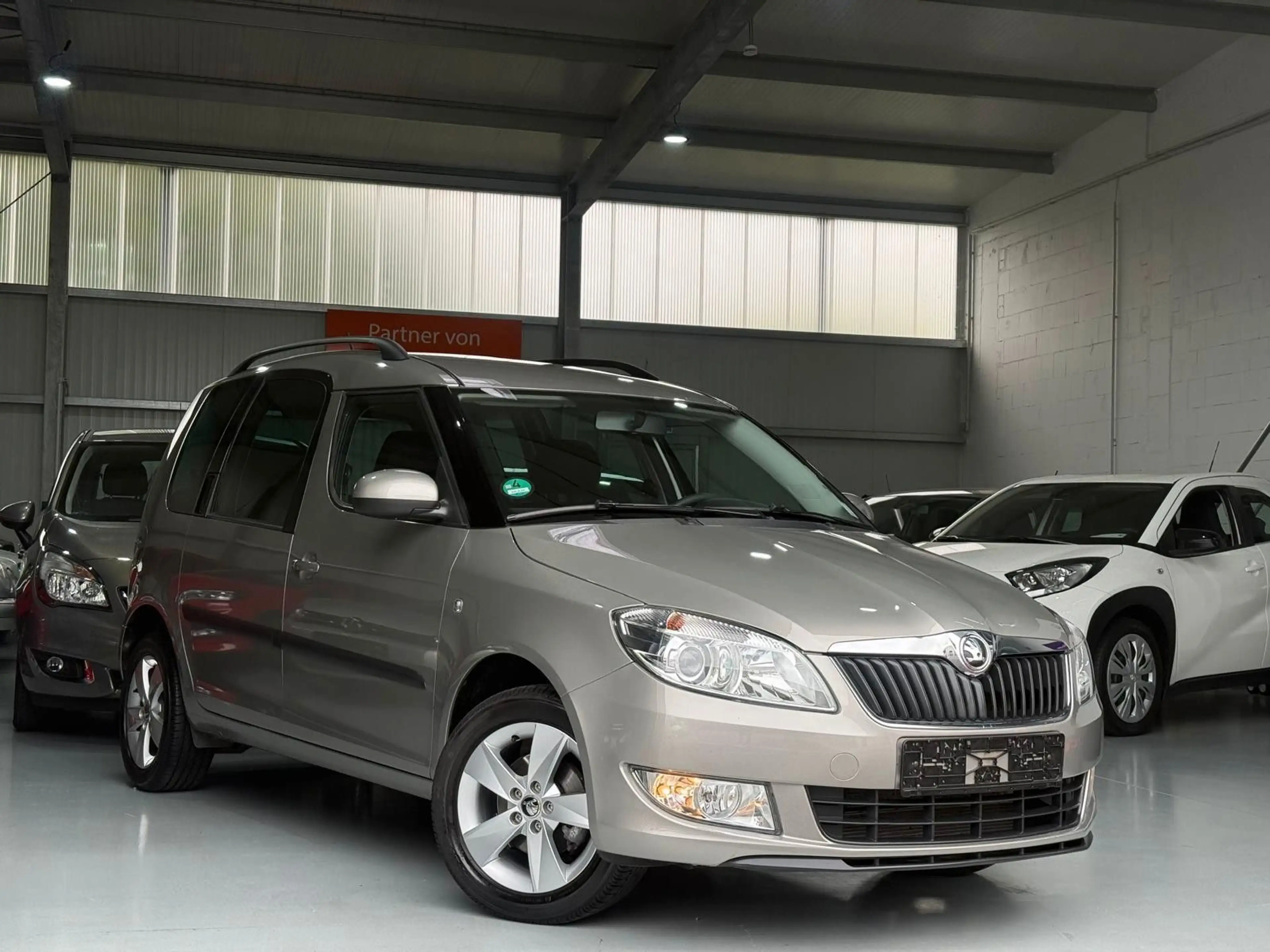 Skoda Roomster Fresh Klimaautomatik SHZ Tempomat — photo 2