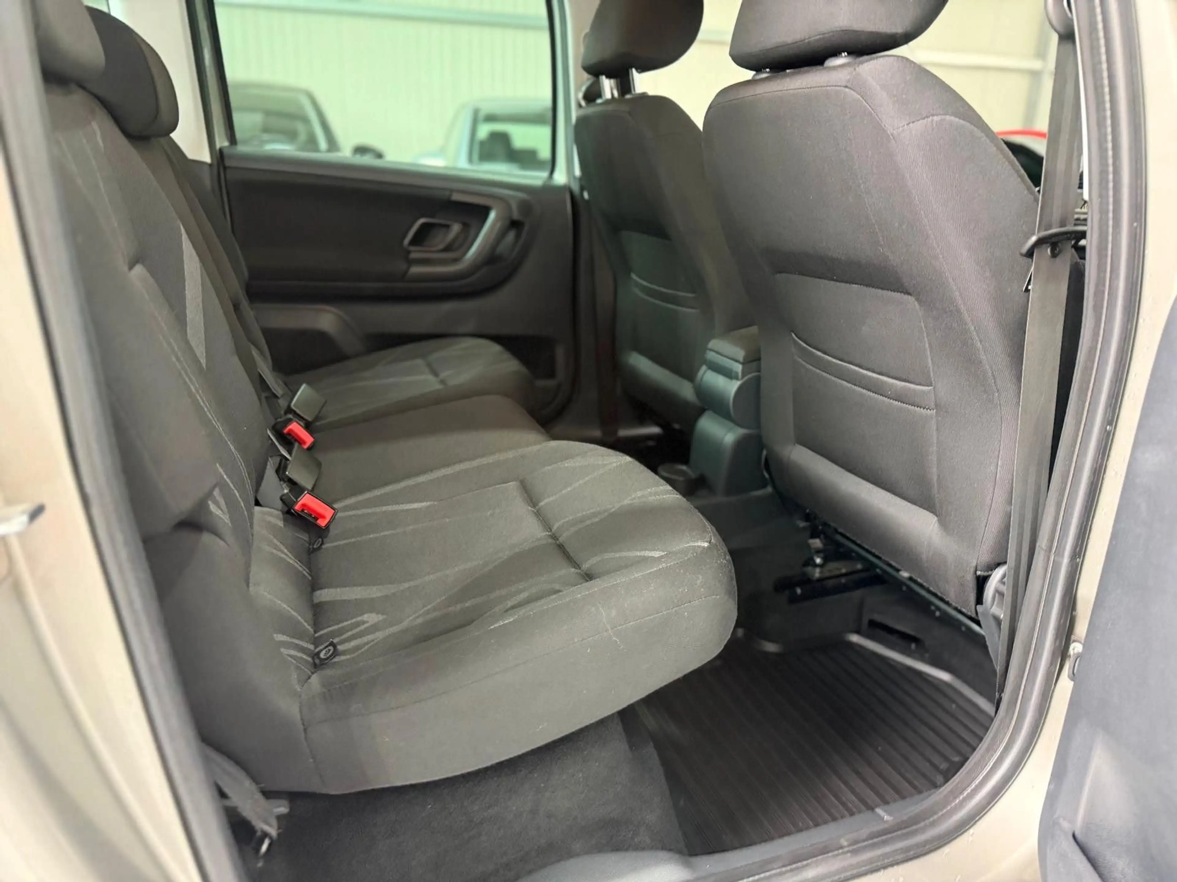Skoda Roomster Fresh Klimaautomatik SHZ Tempomat — photo 15
