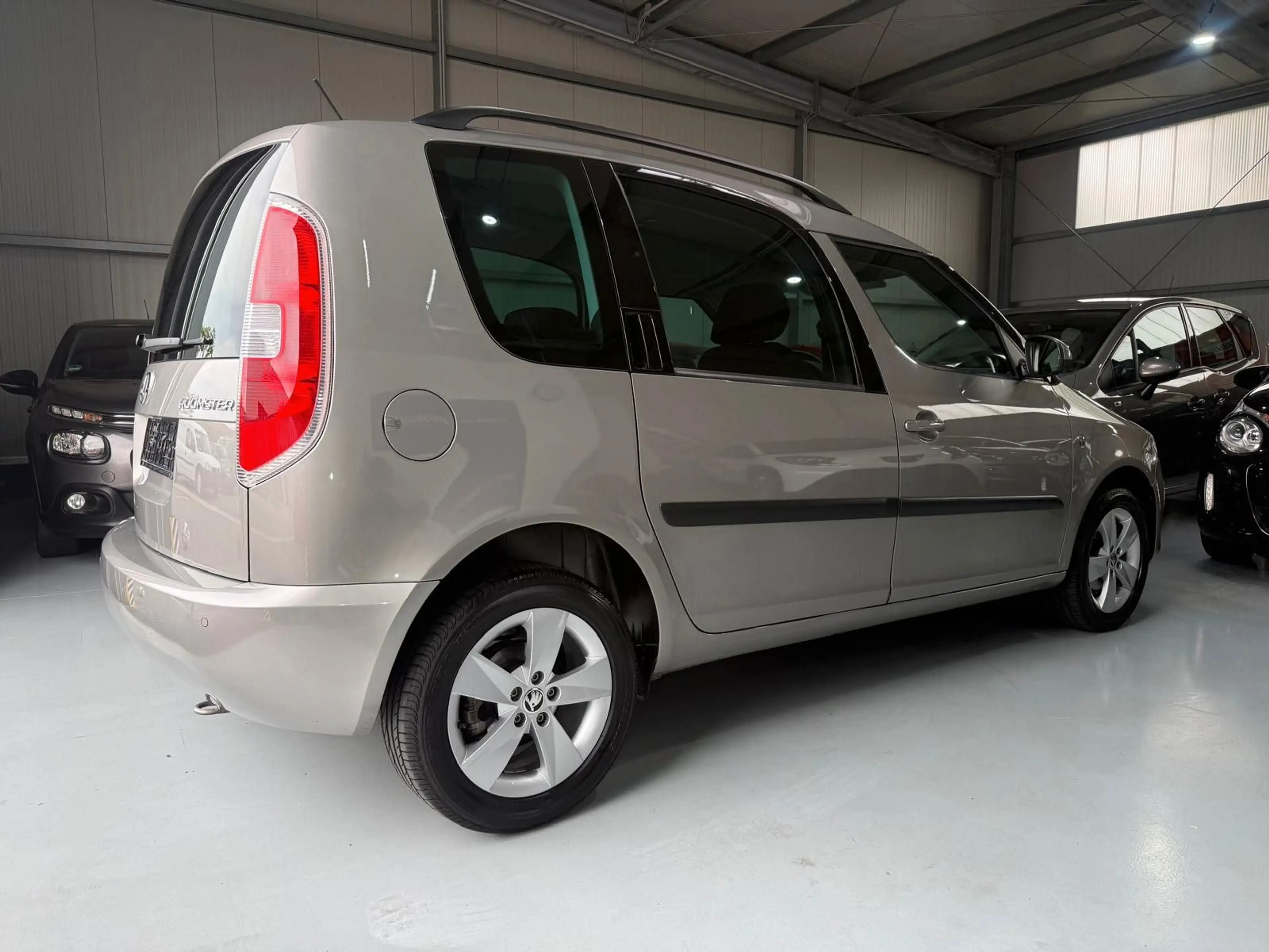 Skoda Roomster Fresh Klimaautomatik SHZ Tempomat — photo 9