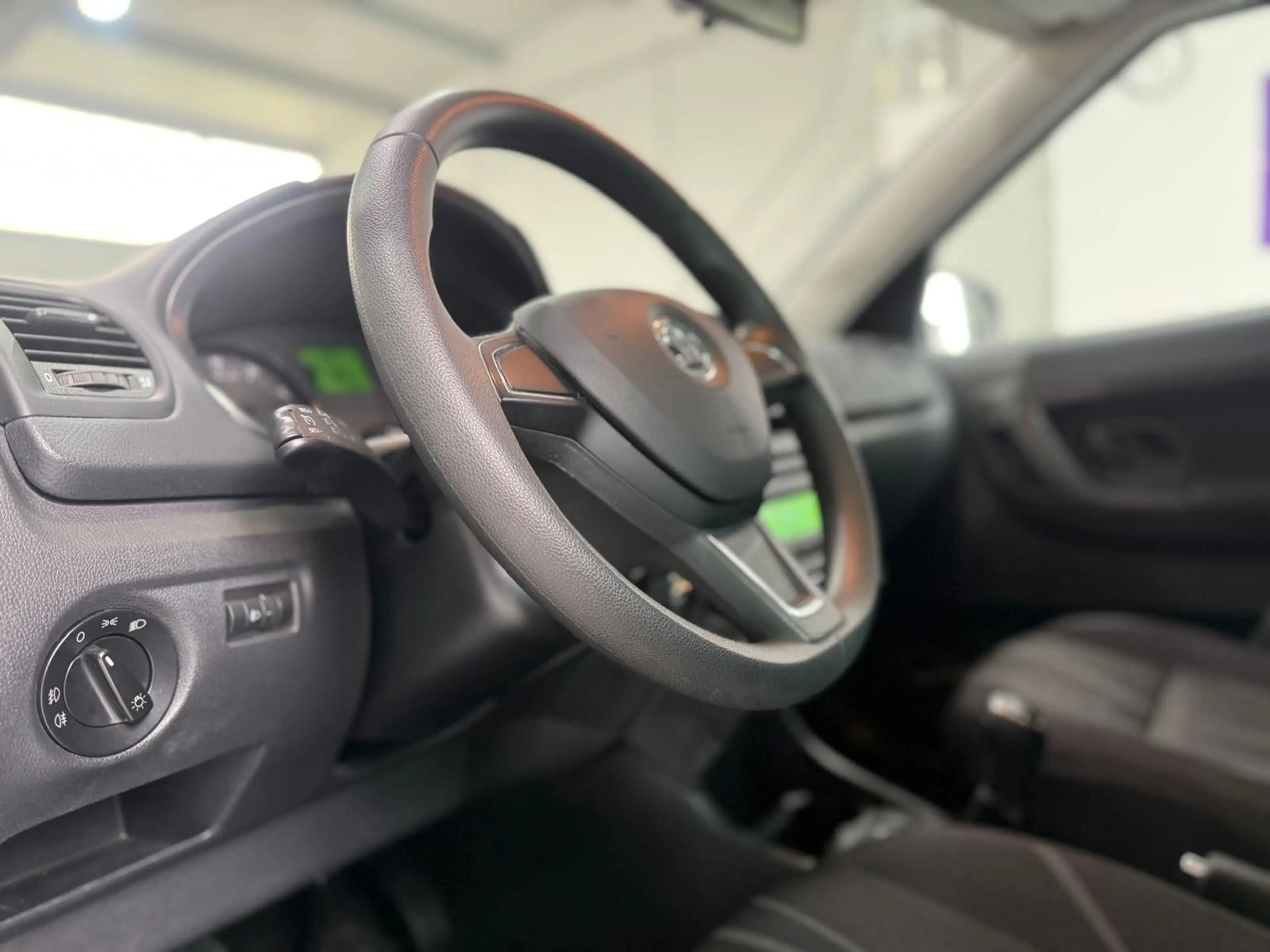 Skoda Roomster Fresh Klimaautomatik SHZ Tempomat — photo 13