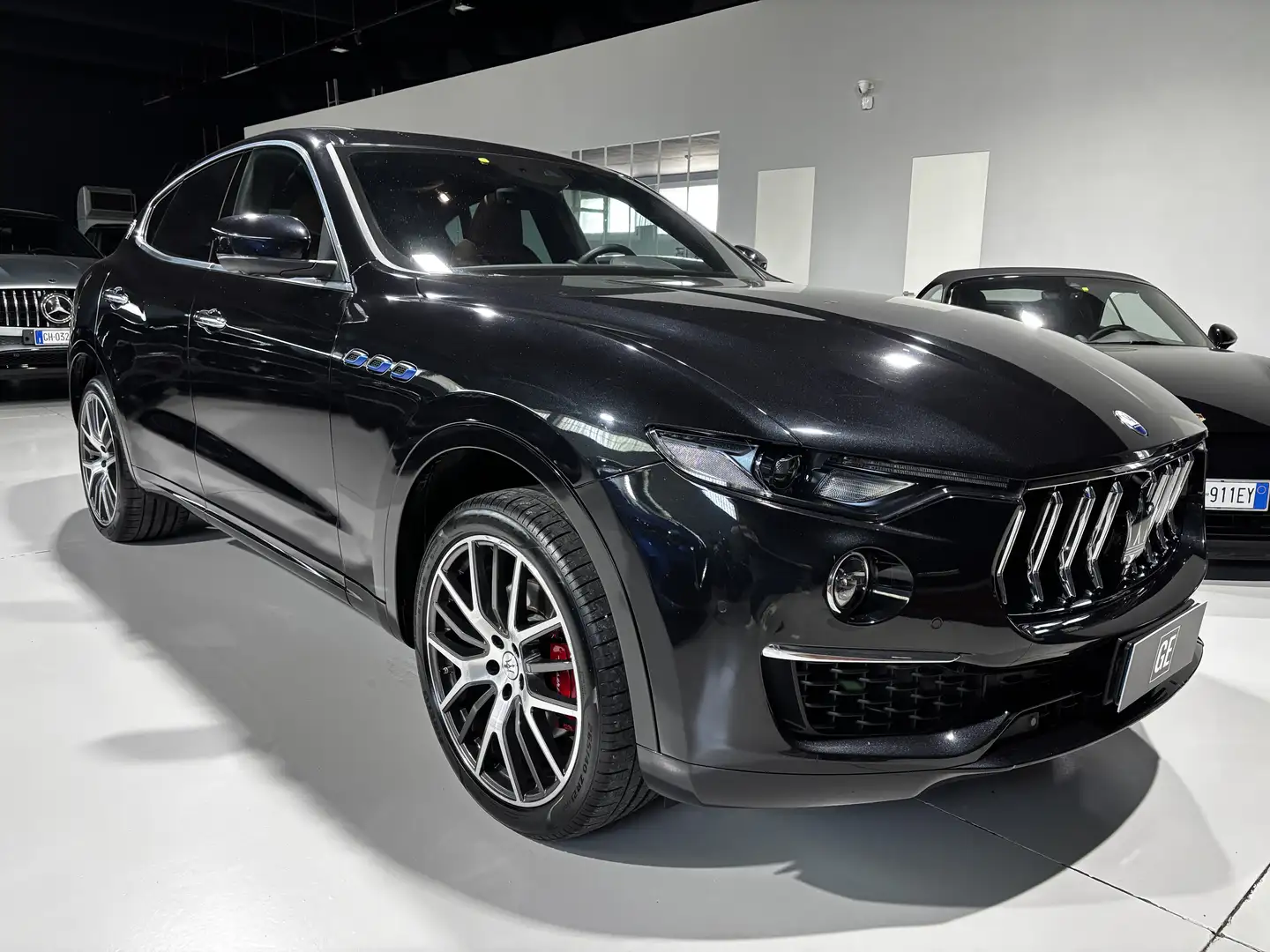 Maserati Levante 2.0 mhev Executive 330cv auto Nero - 2