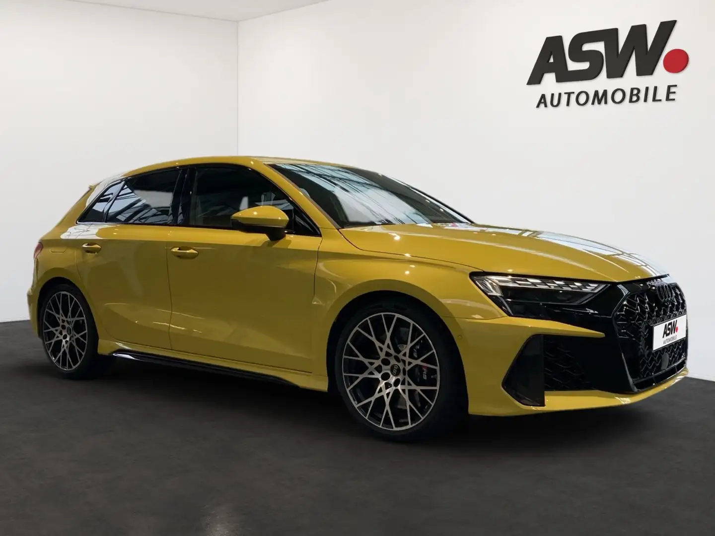 Audi RS3 294(400) kW(PS) S tronic Yellow - 2