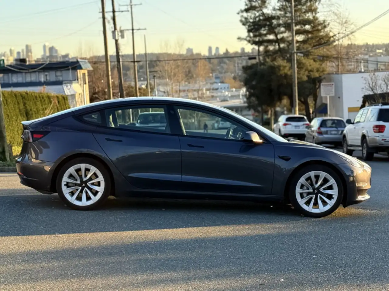 Tesla Model 3 снимка Tesla Model 3
