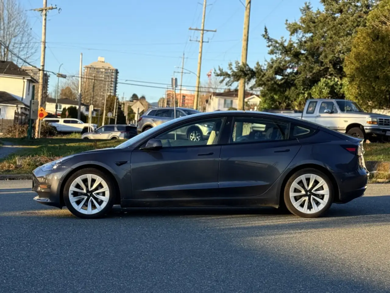 Tesla Model 3 снимка Tesla Model 3