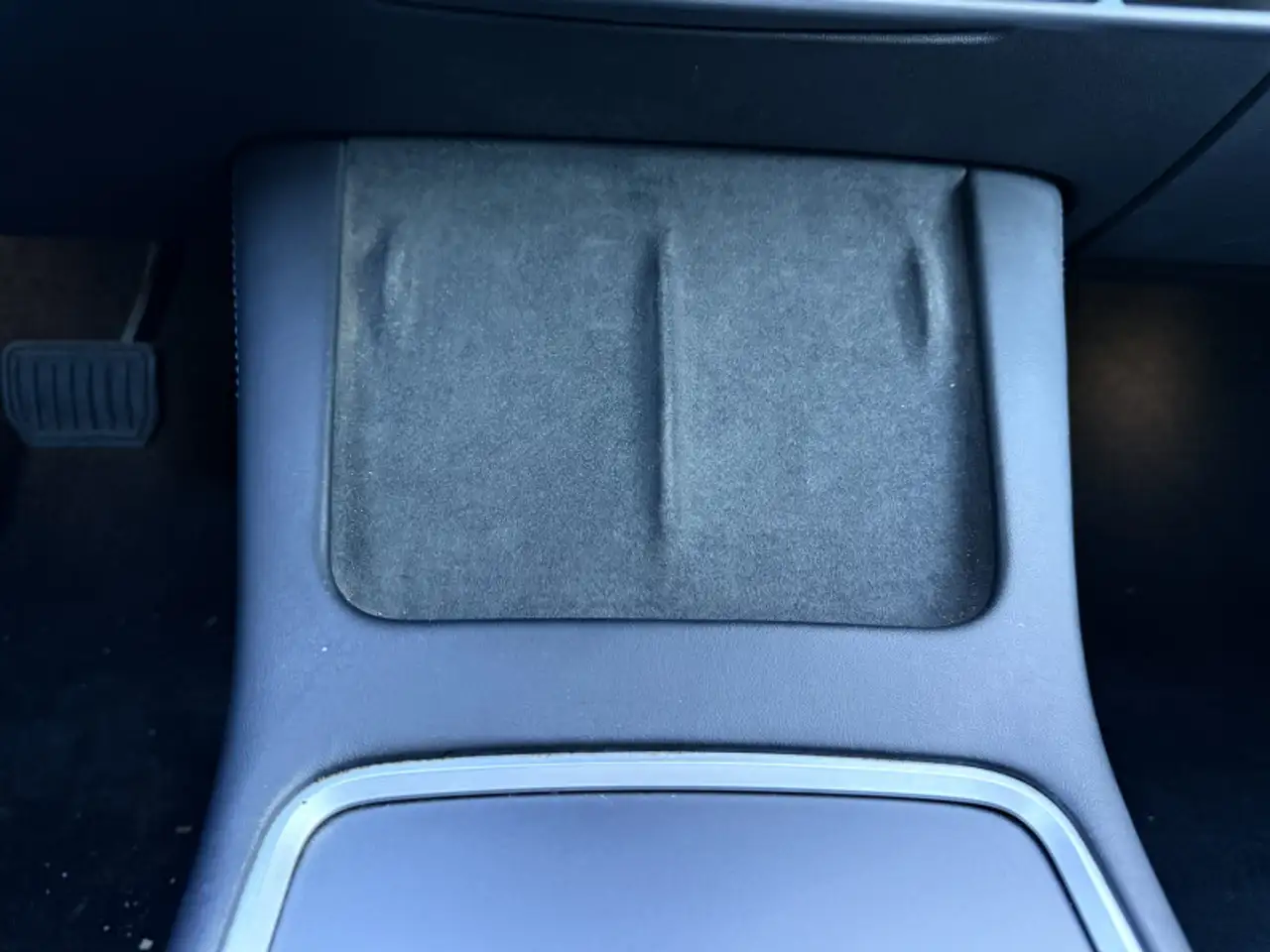 Tesla Model 3 снимка Tesla Model 3
